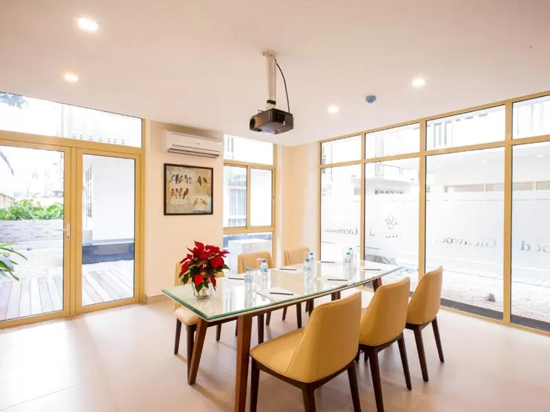 Business facilities in Glenwood City Resort