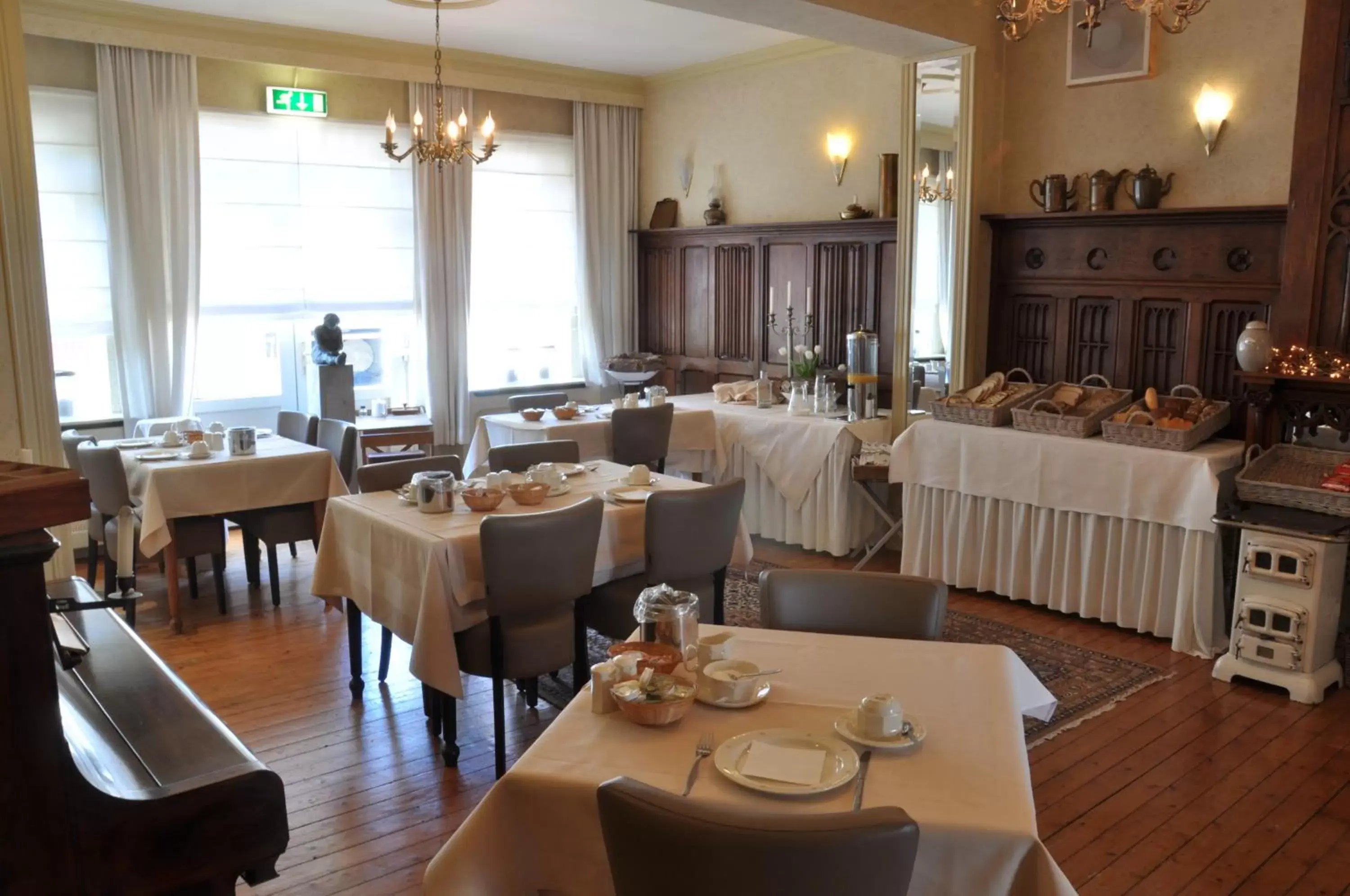 Restaurant/Places to Eat in Hotel Het Anker