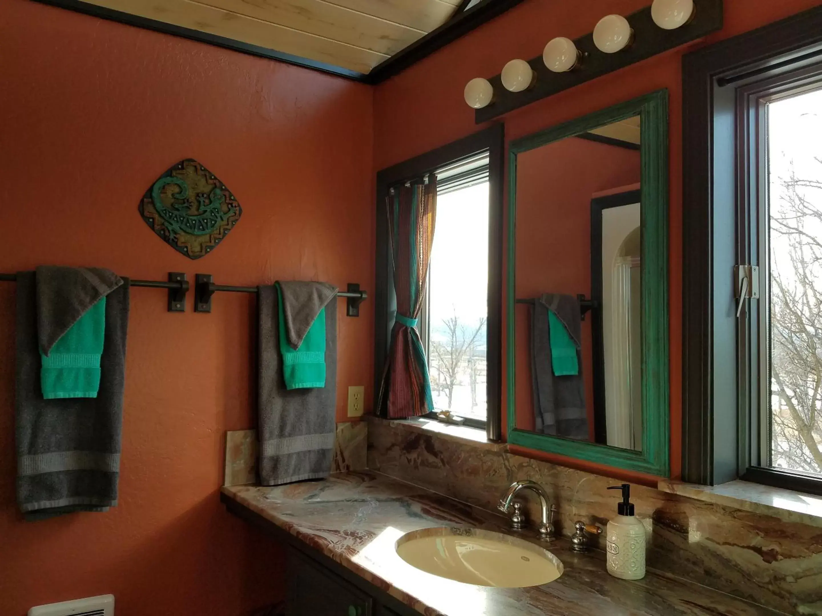 Bathroom in Starry Nights Ranch Bed & Breakfast