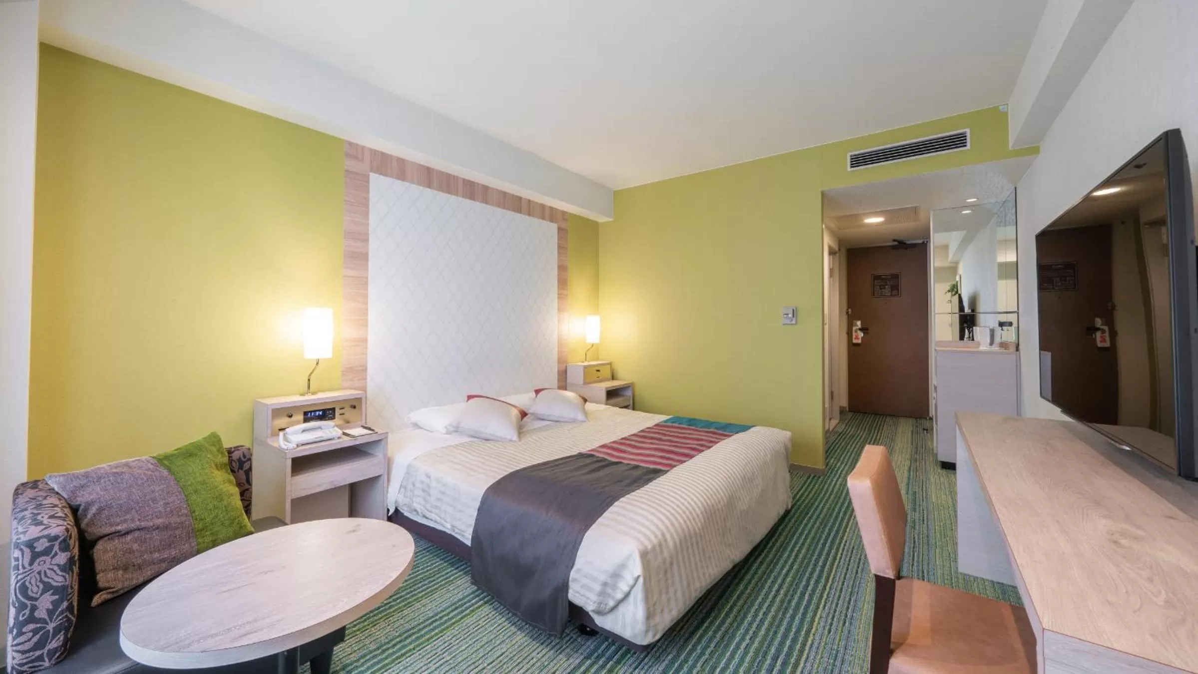 Photo of the whole room, Bed in New Otani Inn Sapporo