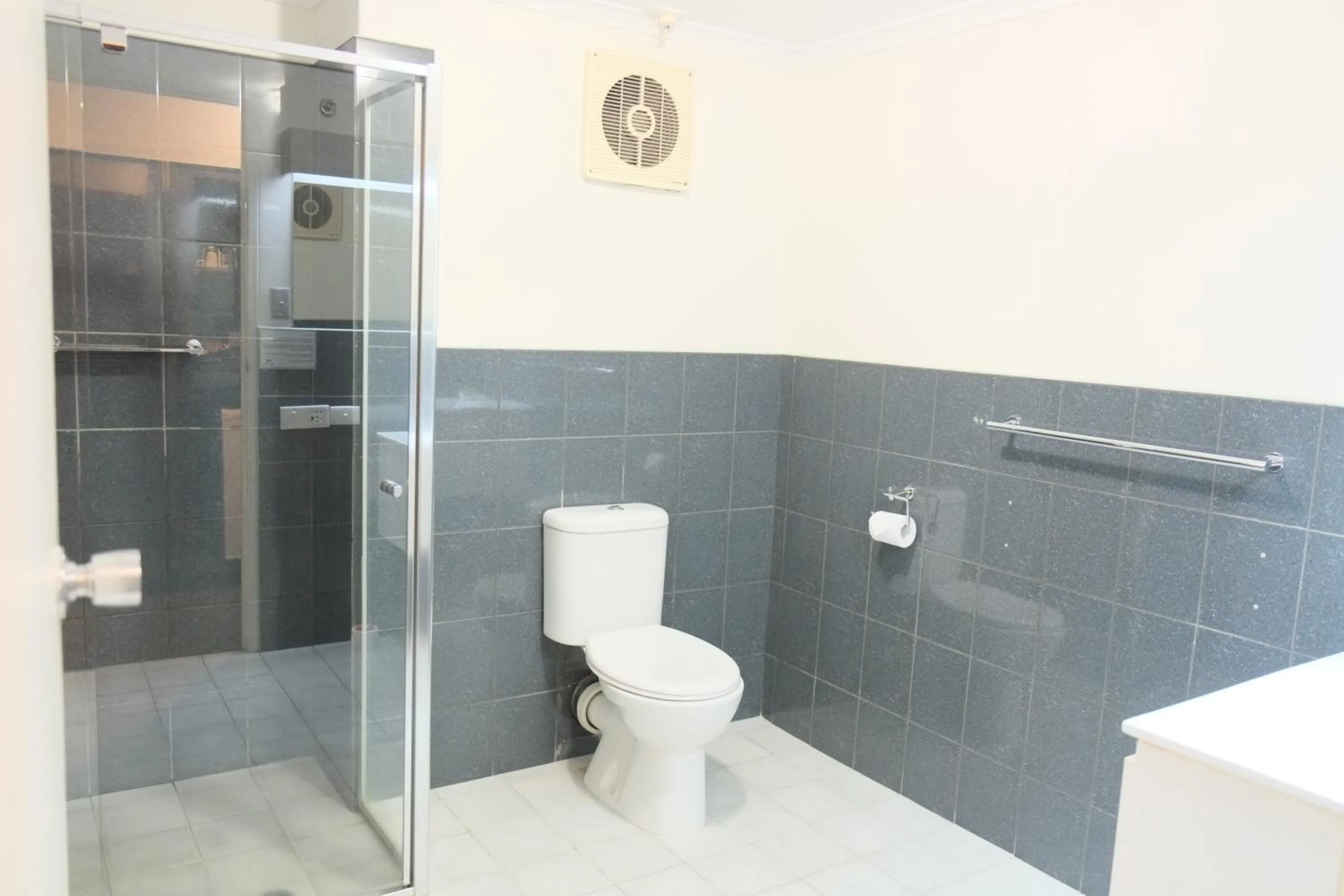 Bathroom in Adelaide Royal Coach