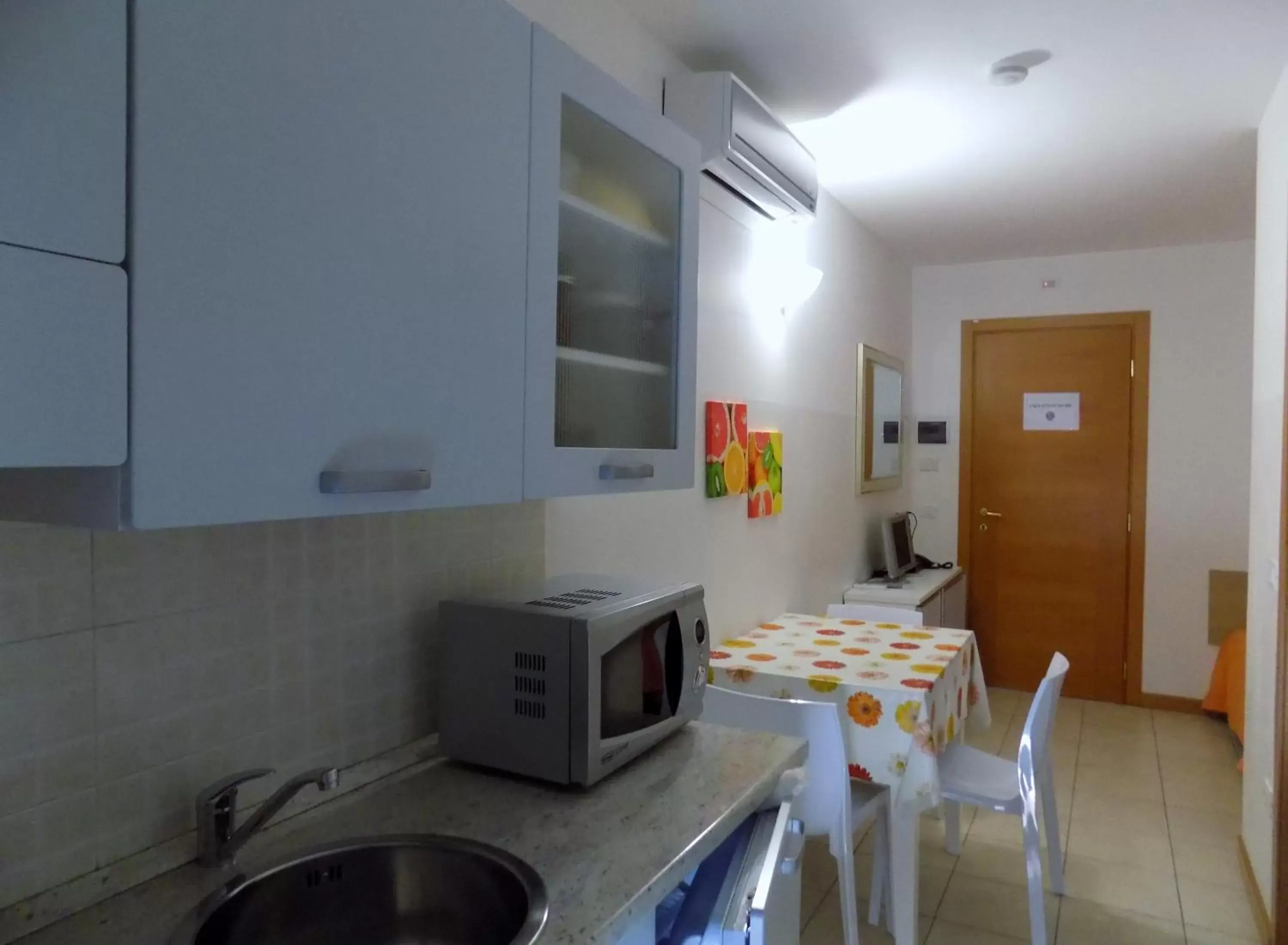 Dining area, Kitchen/Kitchenette in Hotel Residence Sole