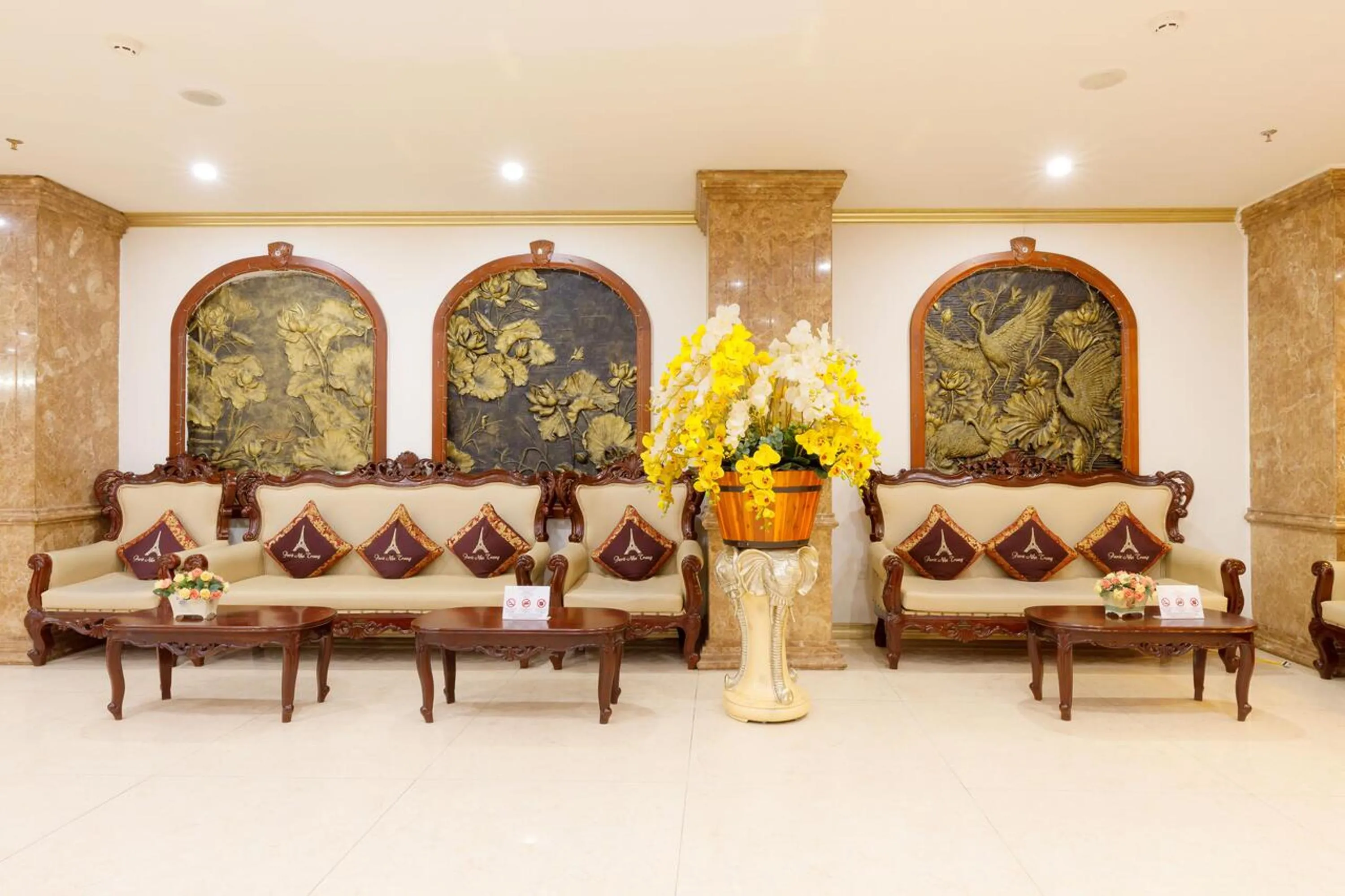 Lobby or reception in Paris Luxury Hotel & Apartment Nha Trang