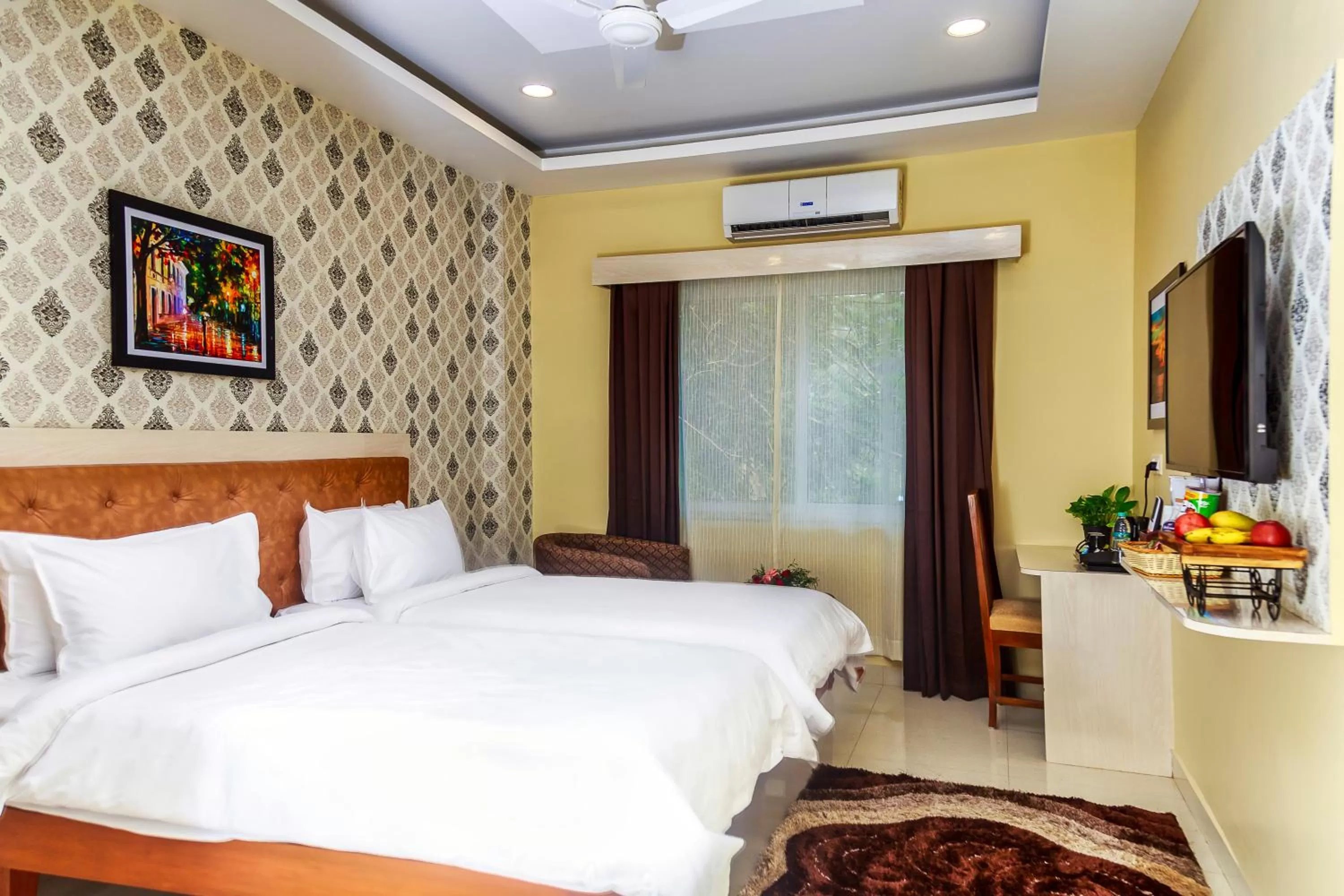 TV and multimedia, Bed in HOTEL ROYAL GRANDE