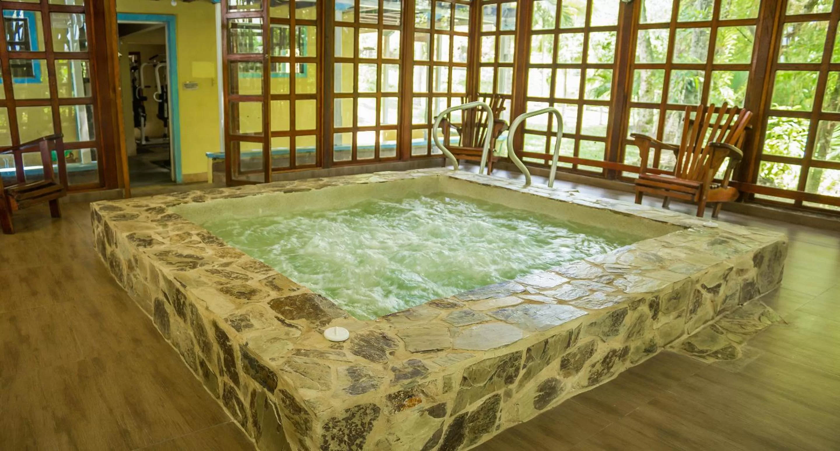 Swimming pool in El Edén Country hotel y Club Residencial