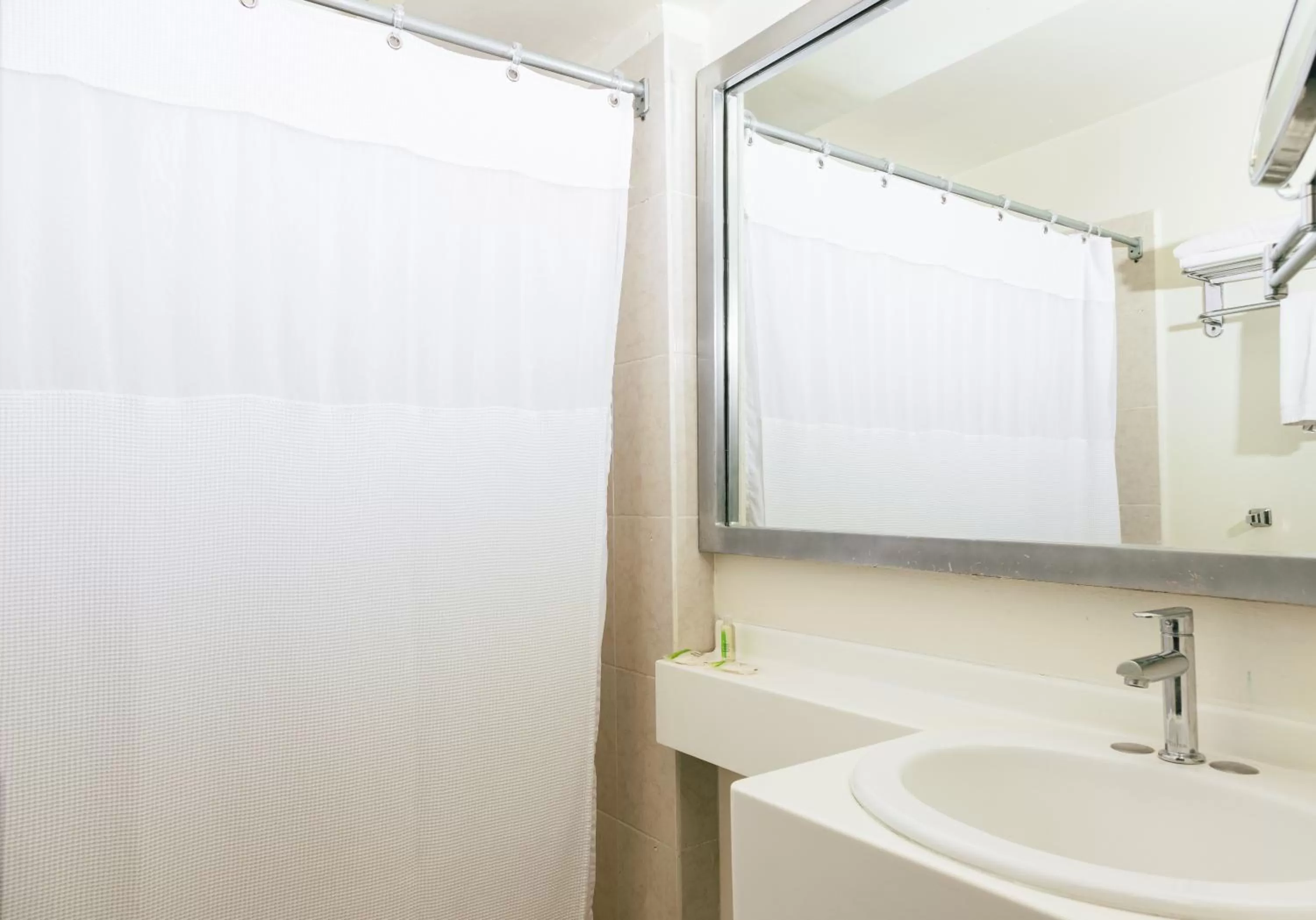 Bathroom in Plaza Hotel and Suites