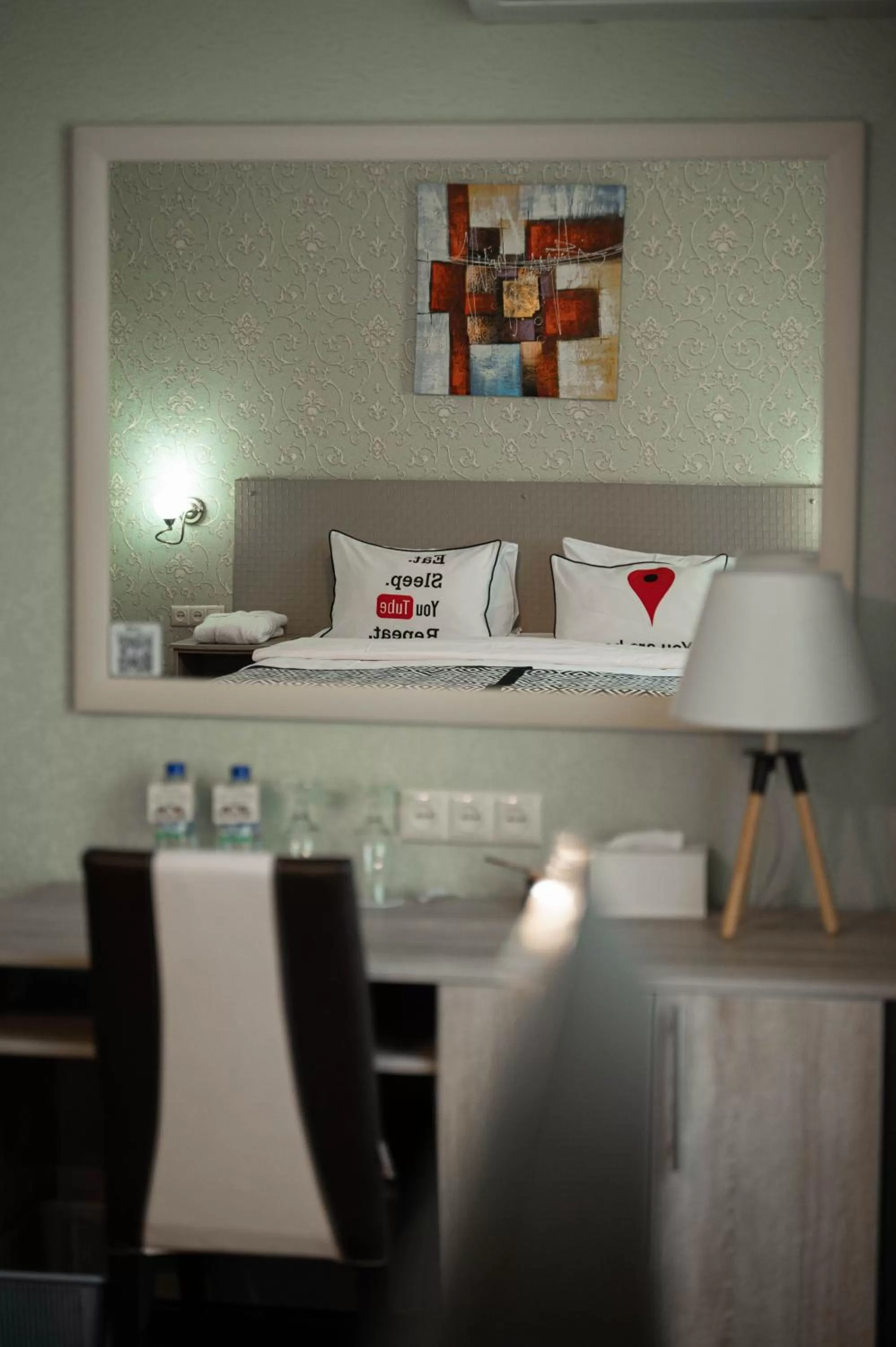 Restaurant/Places to Eat in UYUTNYY DOM