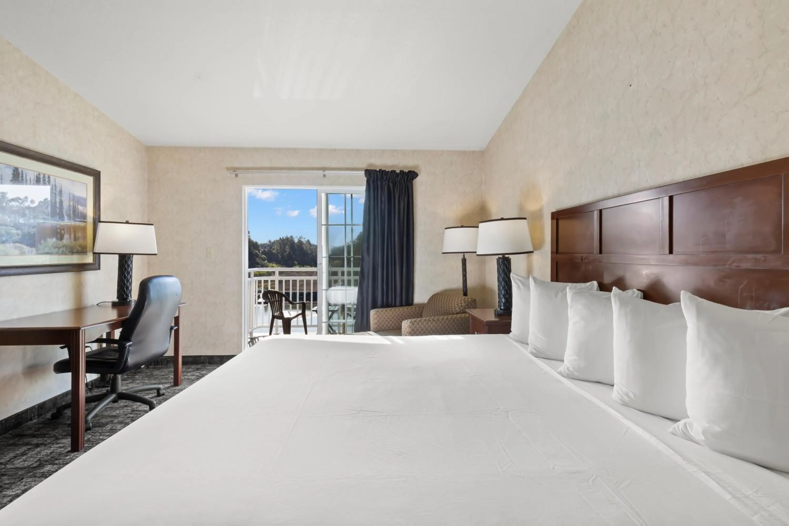 Bed in Beach House Inn