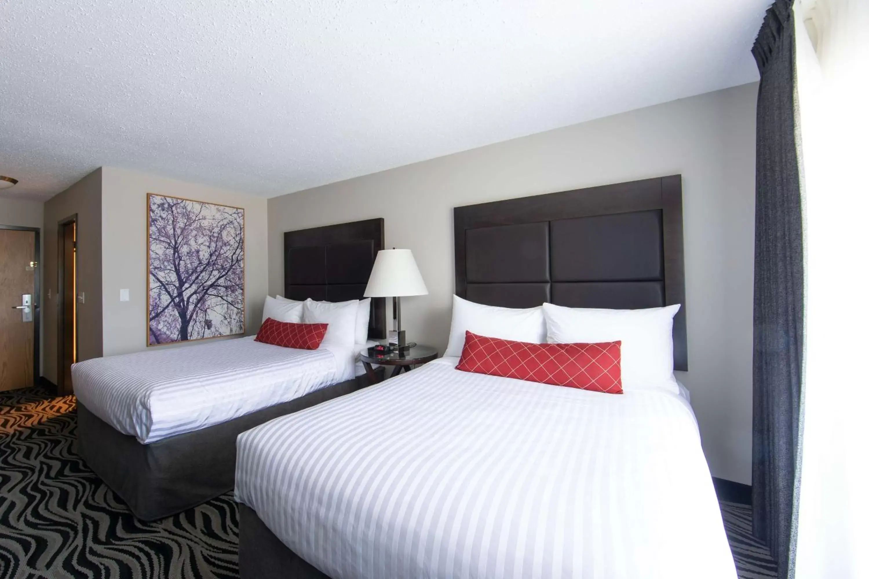 Photo of the whole room, Bed in SureStay Hotel by Best Western Castlegar
