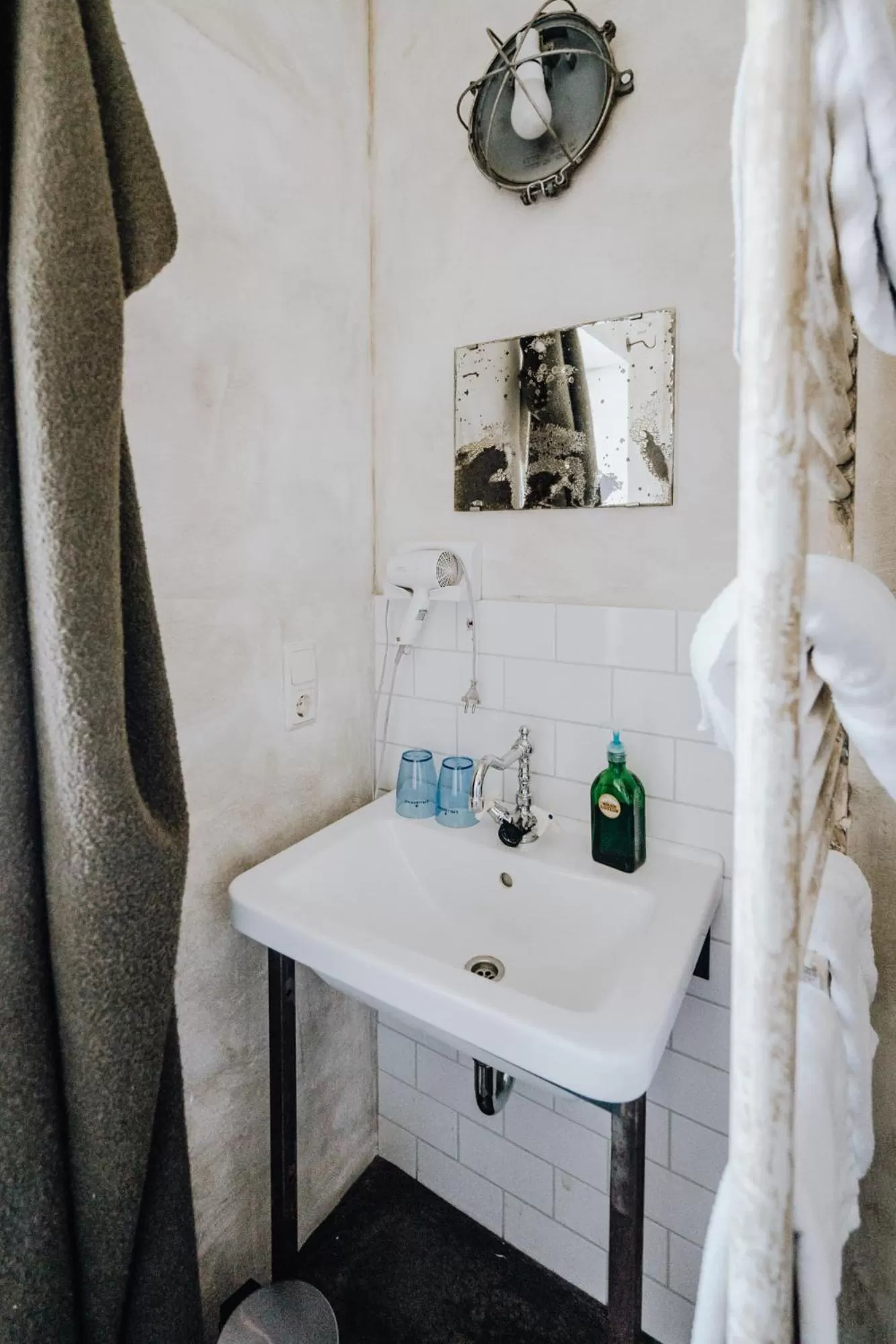 Bathroom in Road Stop Dortmund