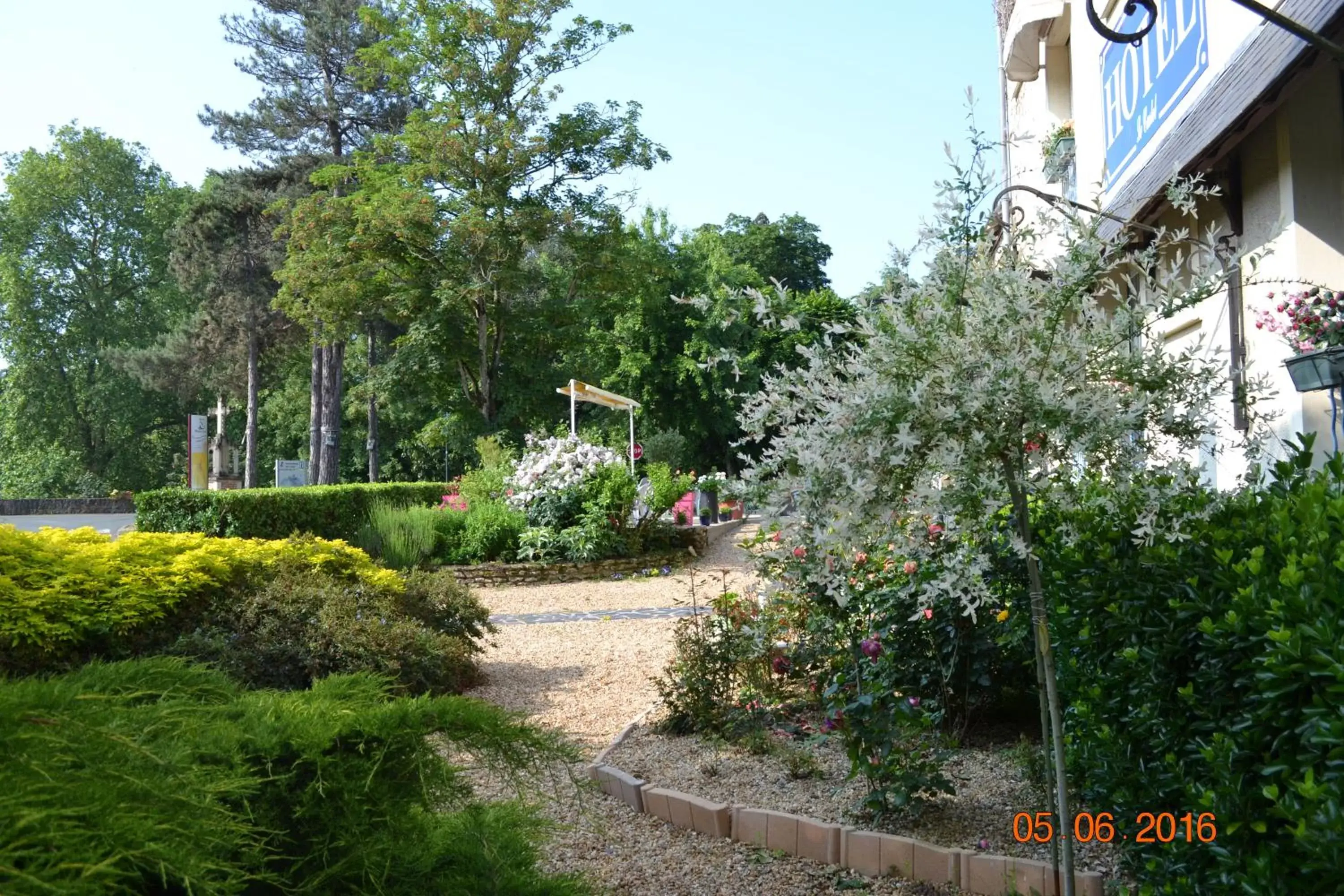 Garden in Hôtel Le Castel