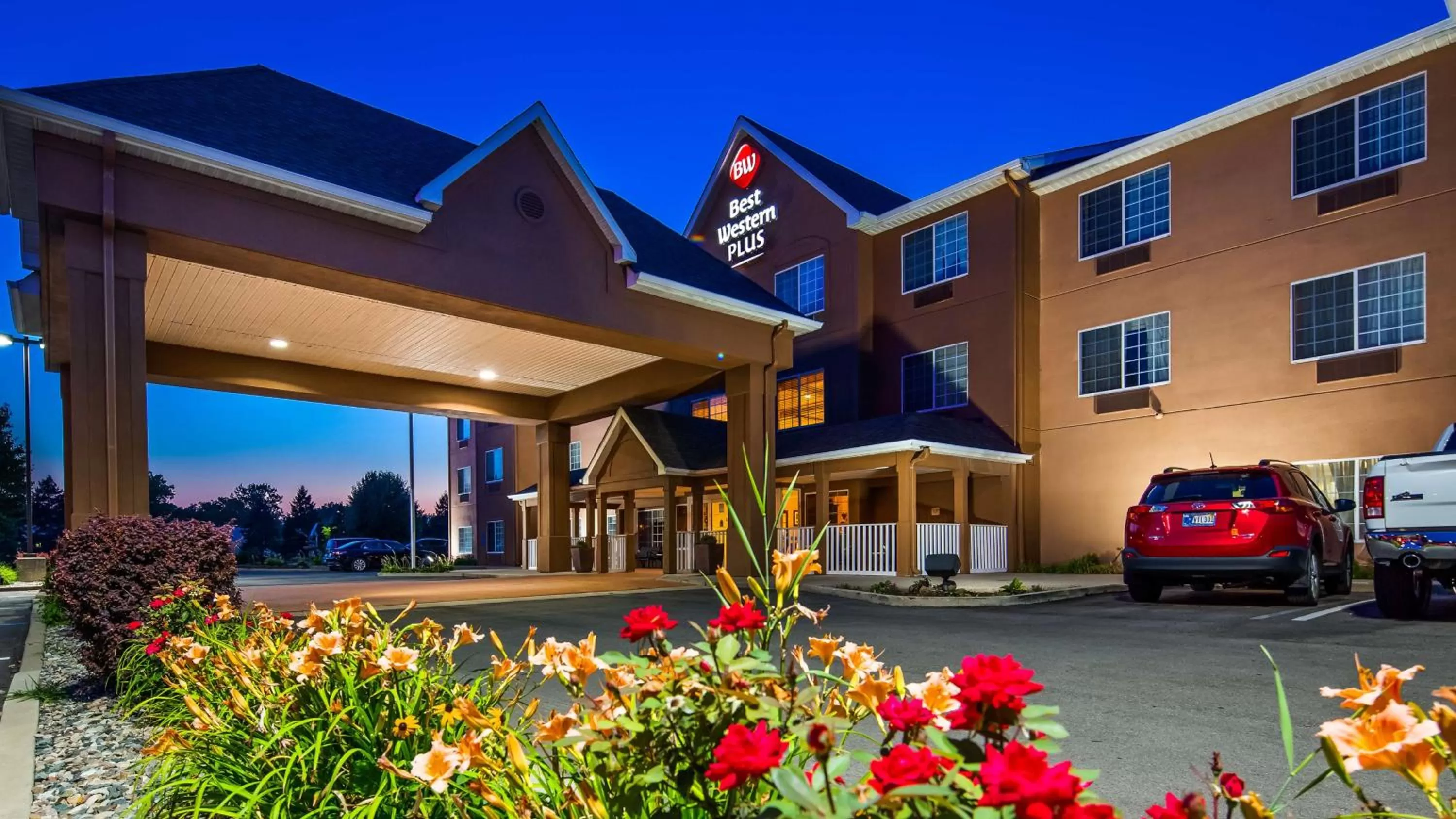 Property building in Best Western Fort Wayne Inn & Suites North