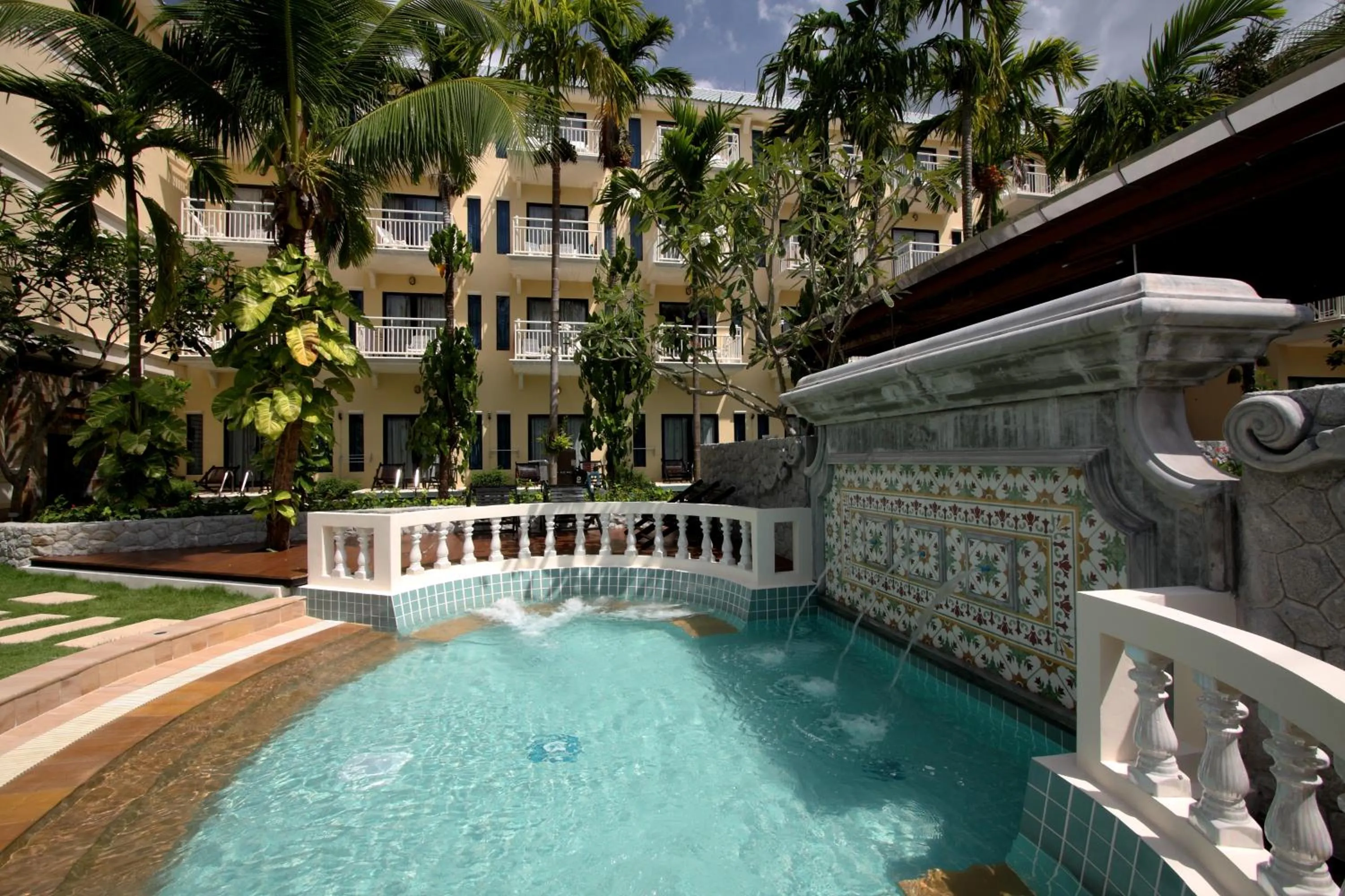 Swimming pool in The Front Village - SHA Plus