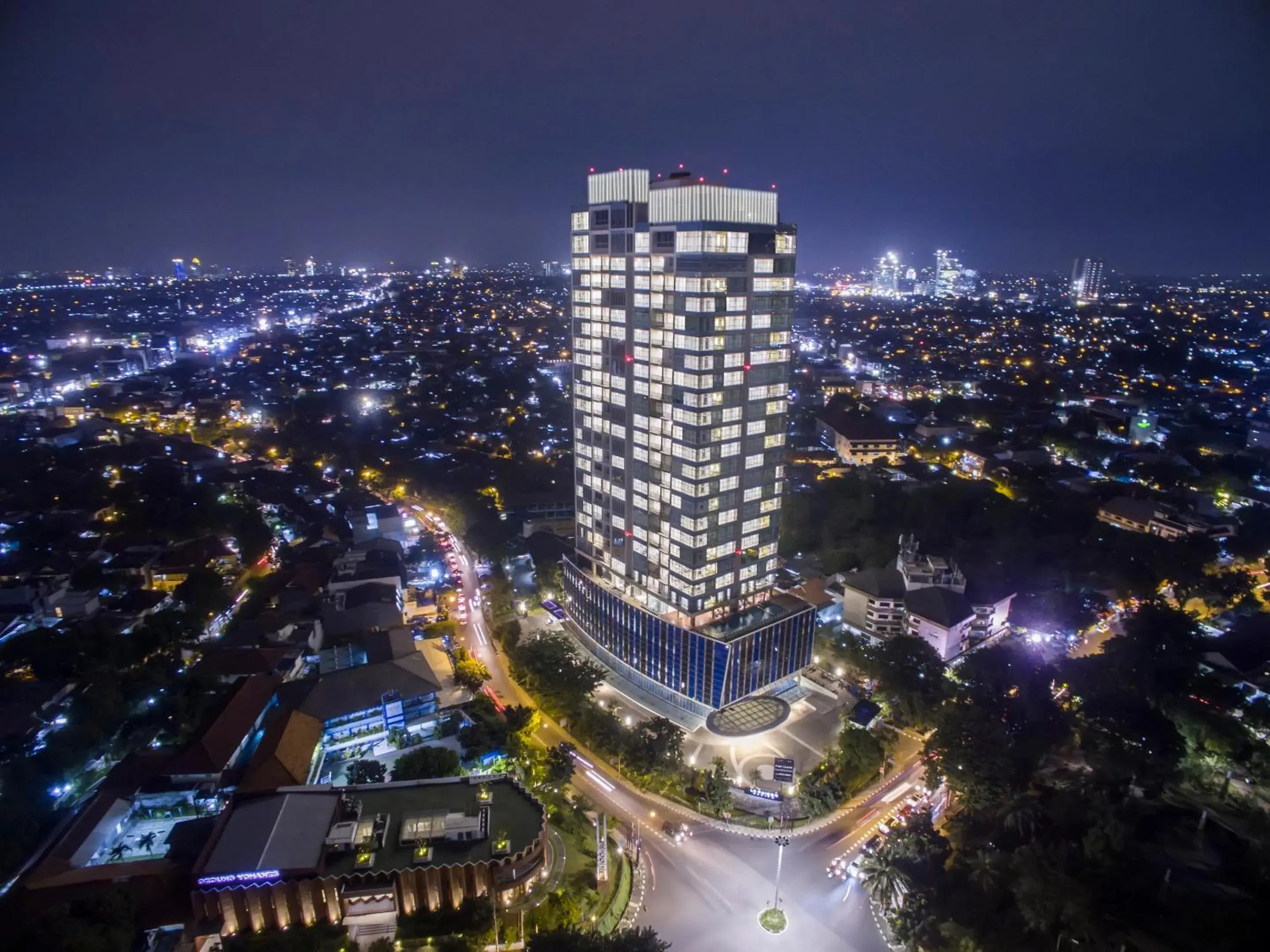 Facade/entrance, Bird's-eye View in Oakwood Suites La Maison Jakarta
