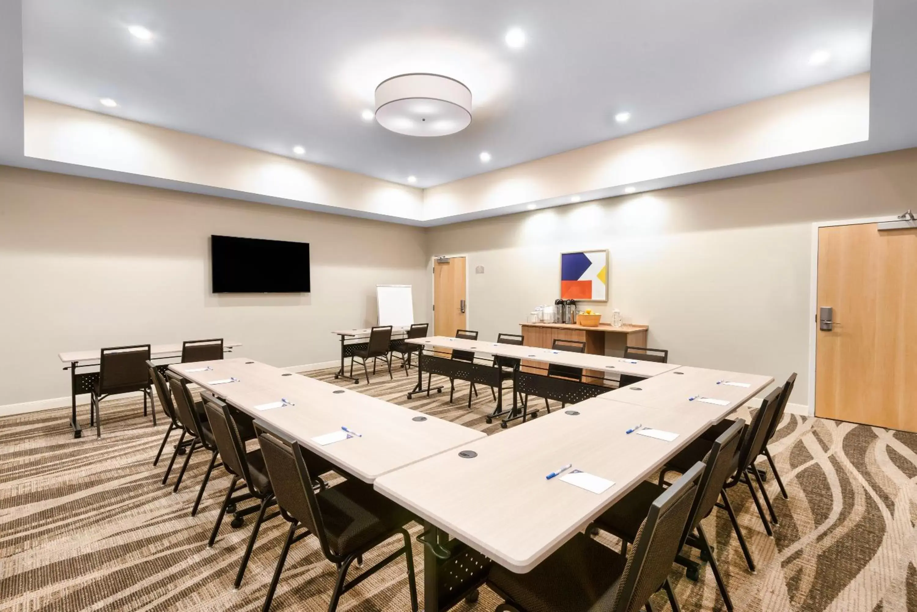 Meeting/conference room in Microtel Inn & Suites by Wyndham Farmington