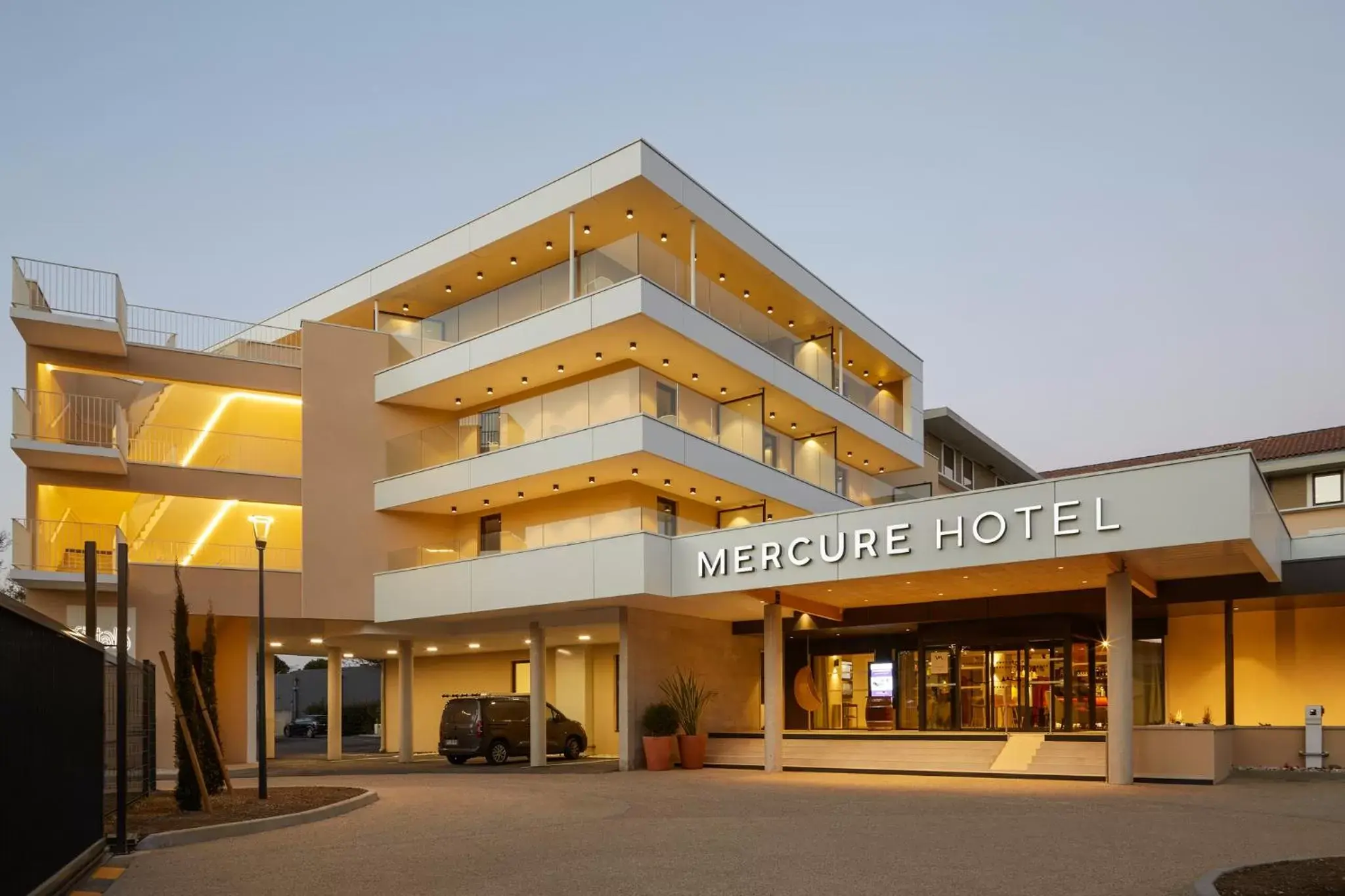 Property building in Mercure Avignon Gare TGV