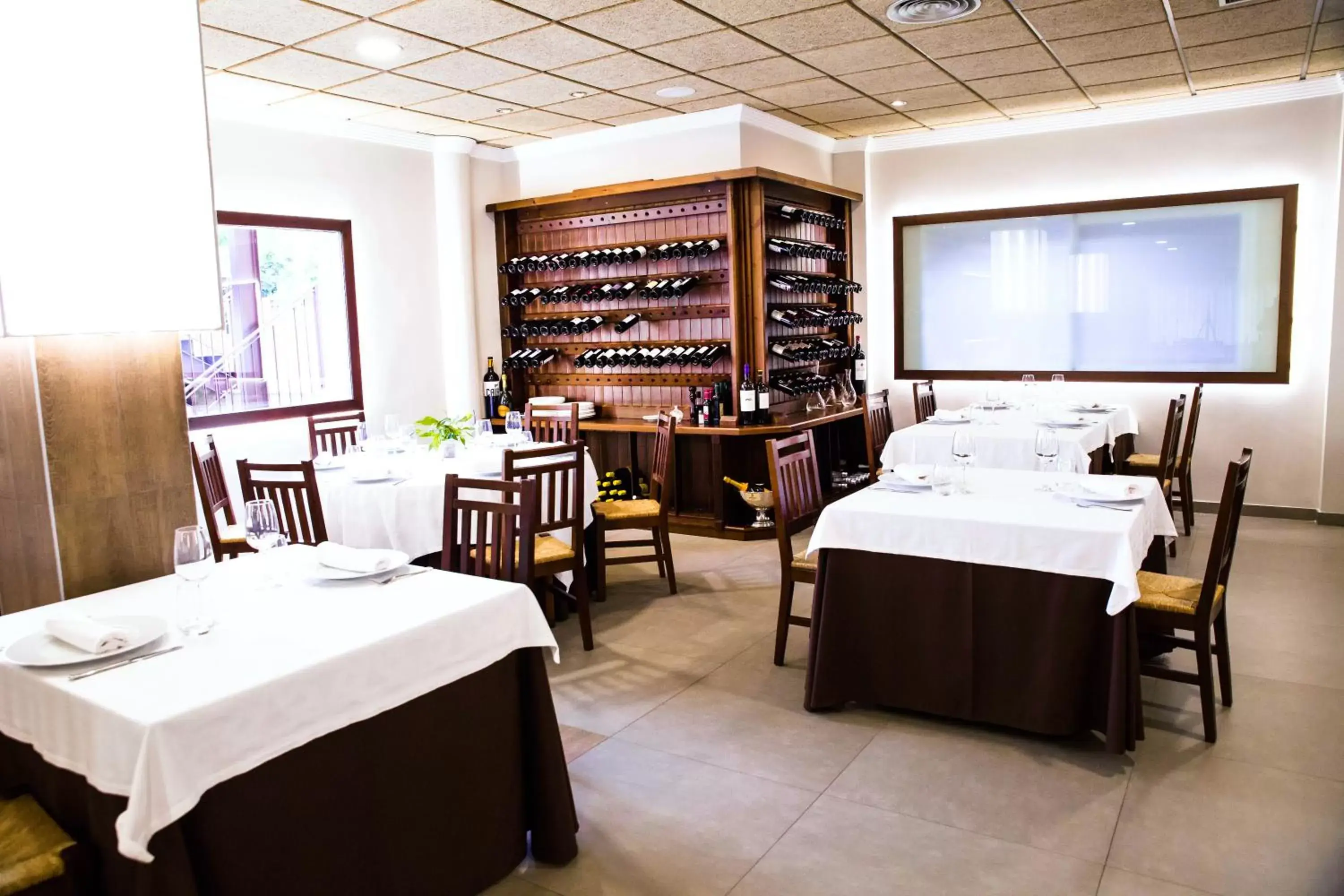 Restaurant/Places to Eat in Hotel Villa Ceuti