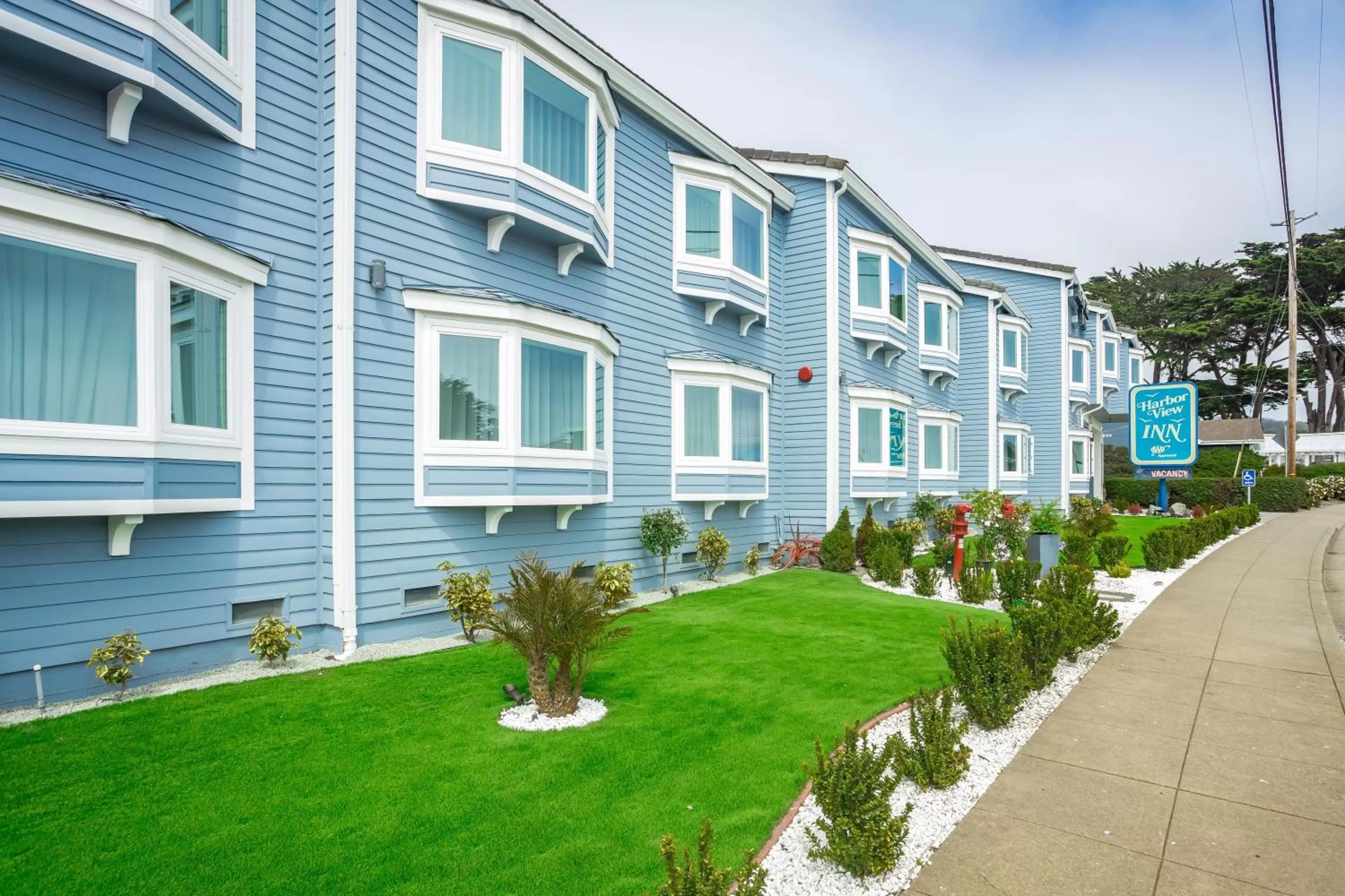 Property building in Harbor View Inn