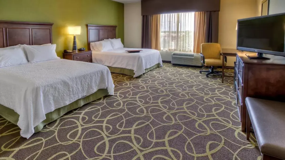 Bed in Hampton Inn & Suites Rochester Downtown