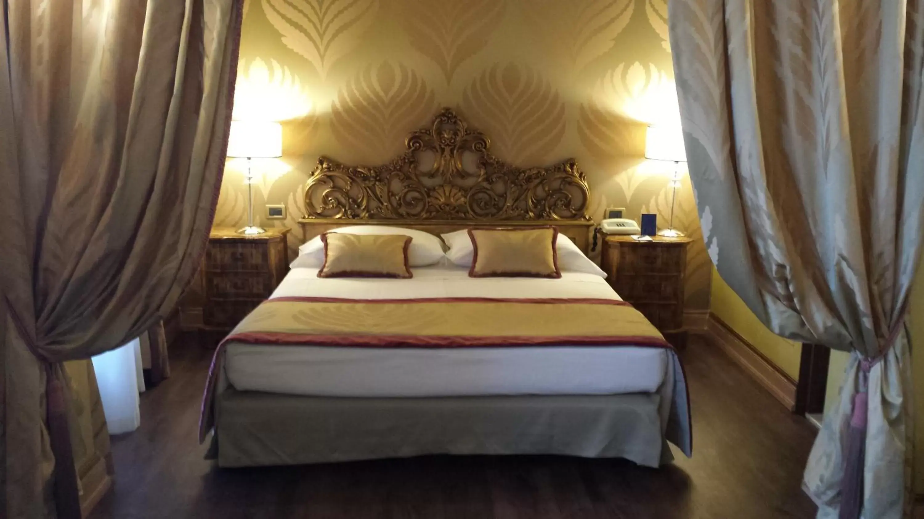 Bed in Hotel Amadeus