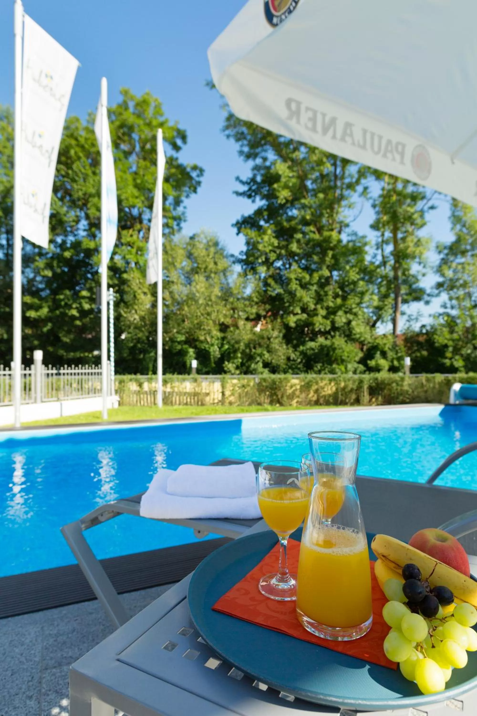 Swimming pool in Landhotel Restaurant Huberhof Allershausen
