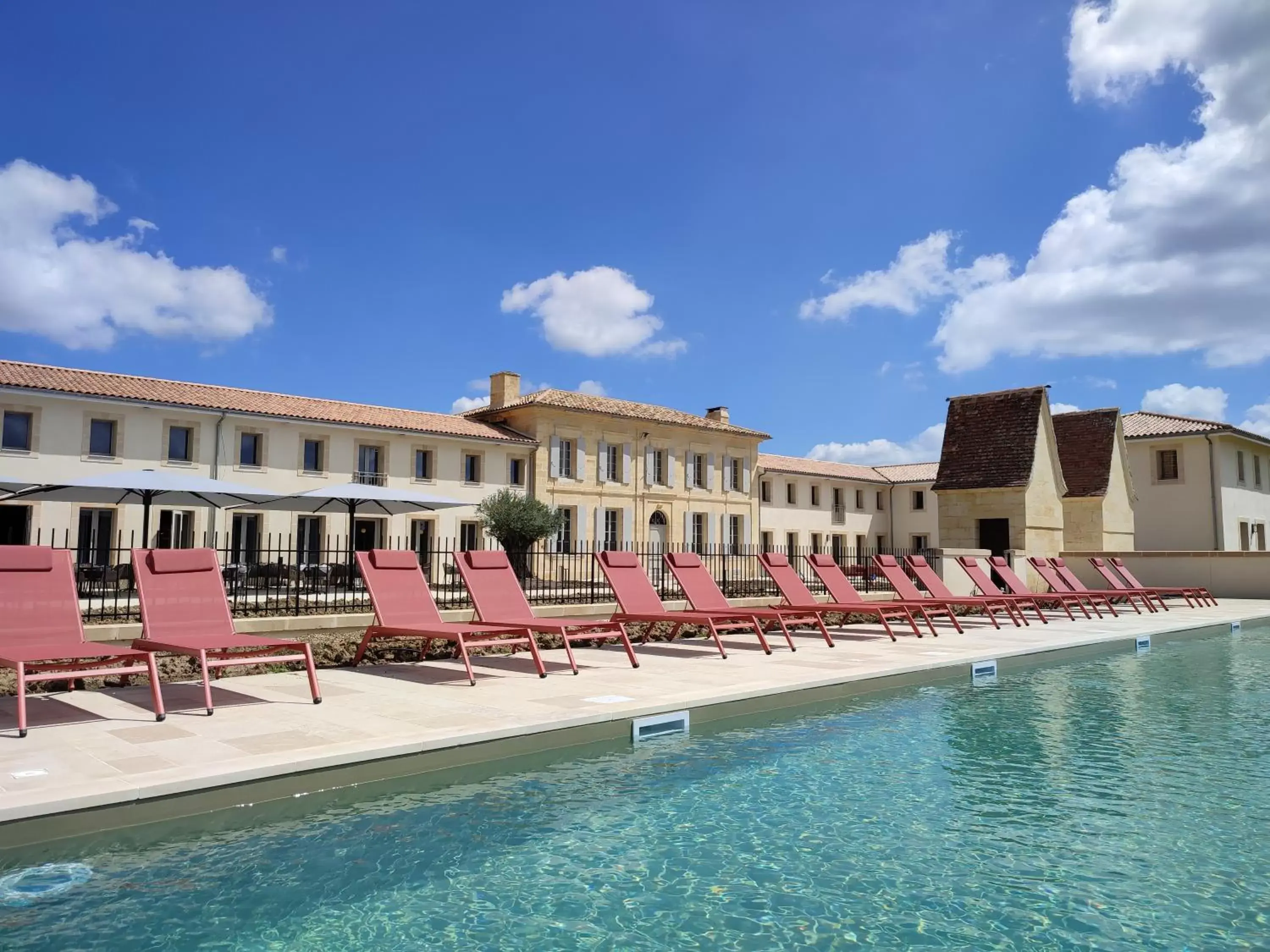 Swimming Pool in Château Fage - La Maison des Vignes - Groupe LES COLLECTIONNEURS