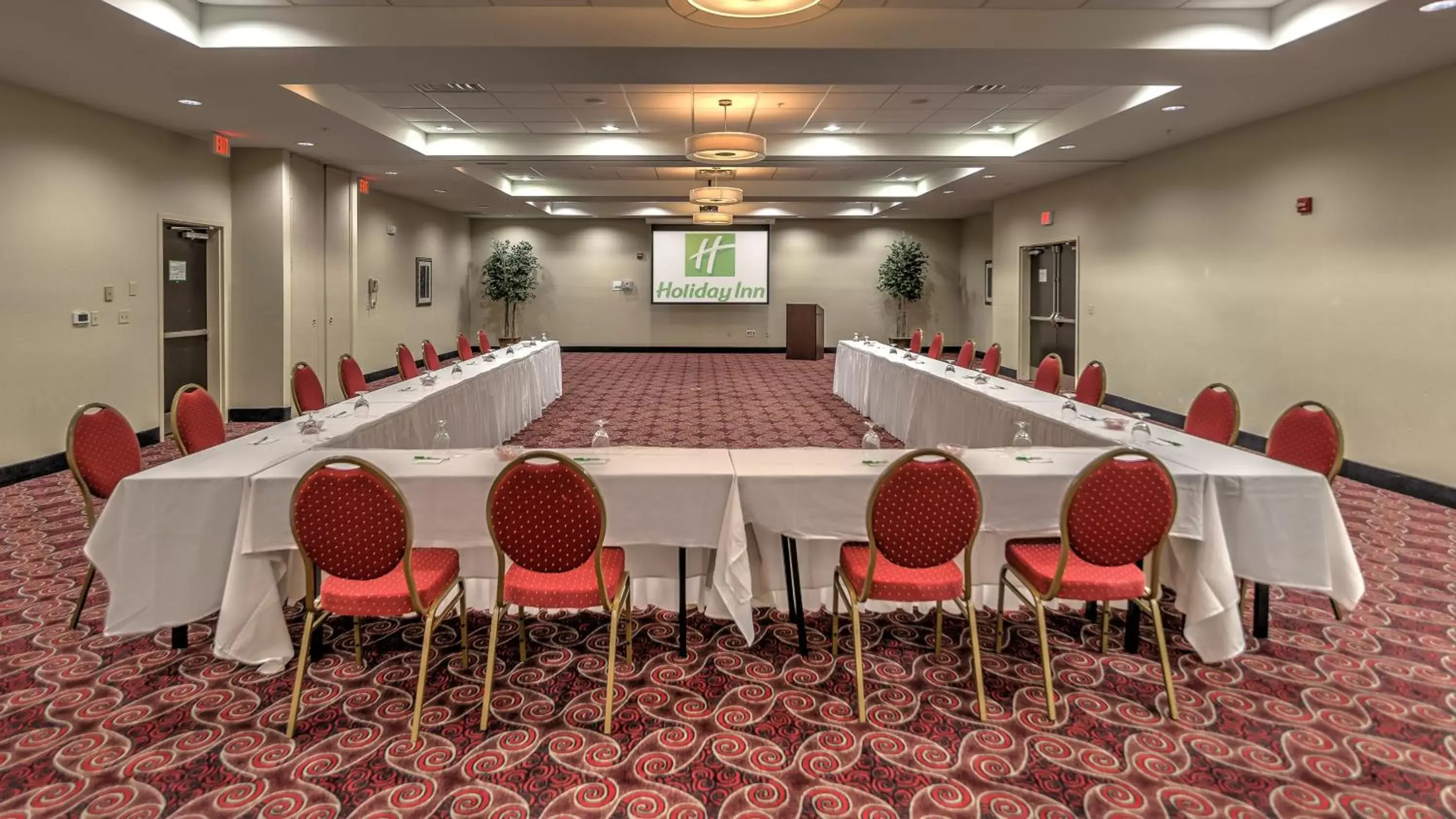 Meeting/conference room in Holiday Inn North Quail Springs, an IHG Hotel