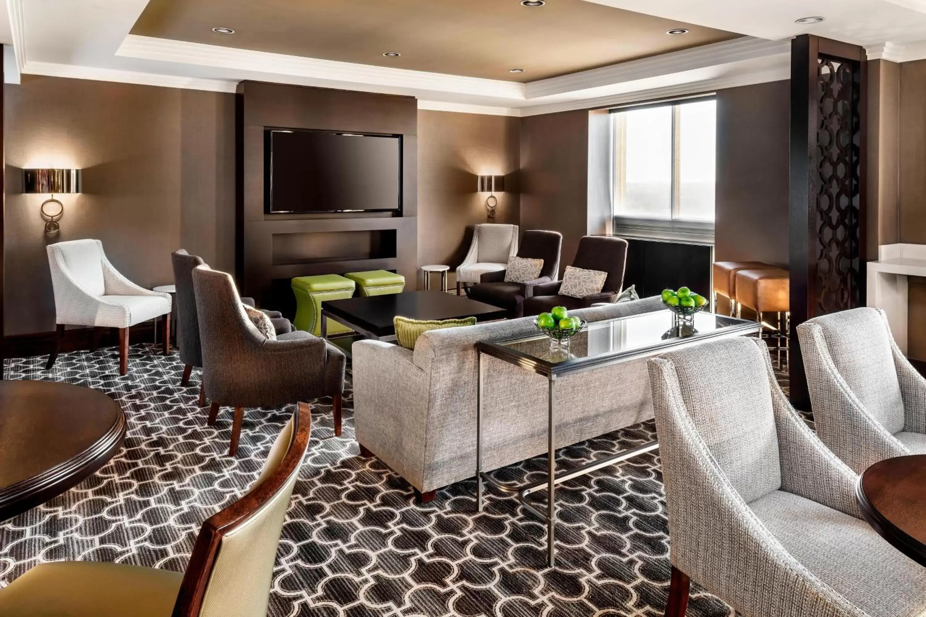 Lounge or bar, Seating Area in Sheraton Toronto Airport Hotel & Conference Centre