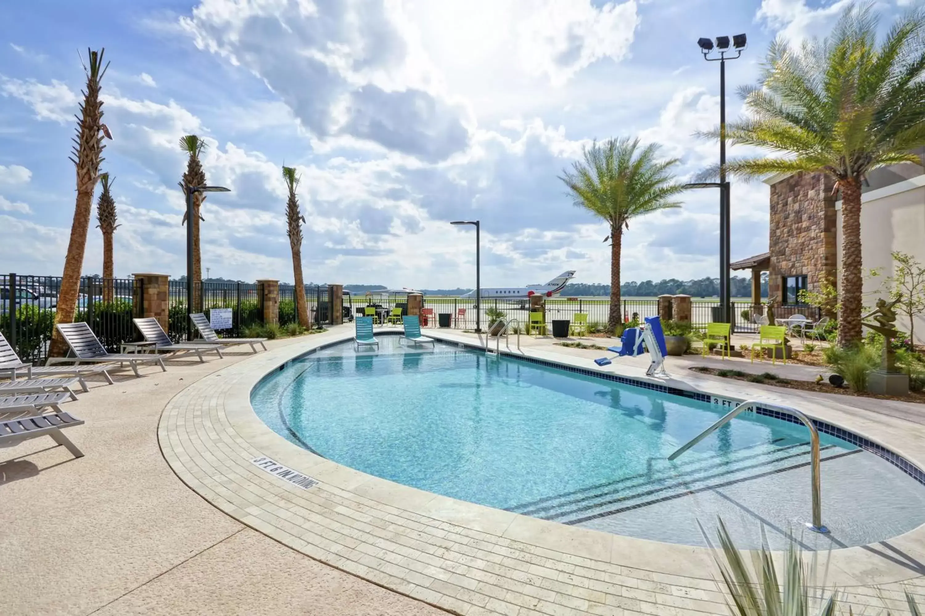 Swimming Pool in Home2 Suites By Hilton St. Simons Island