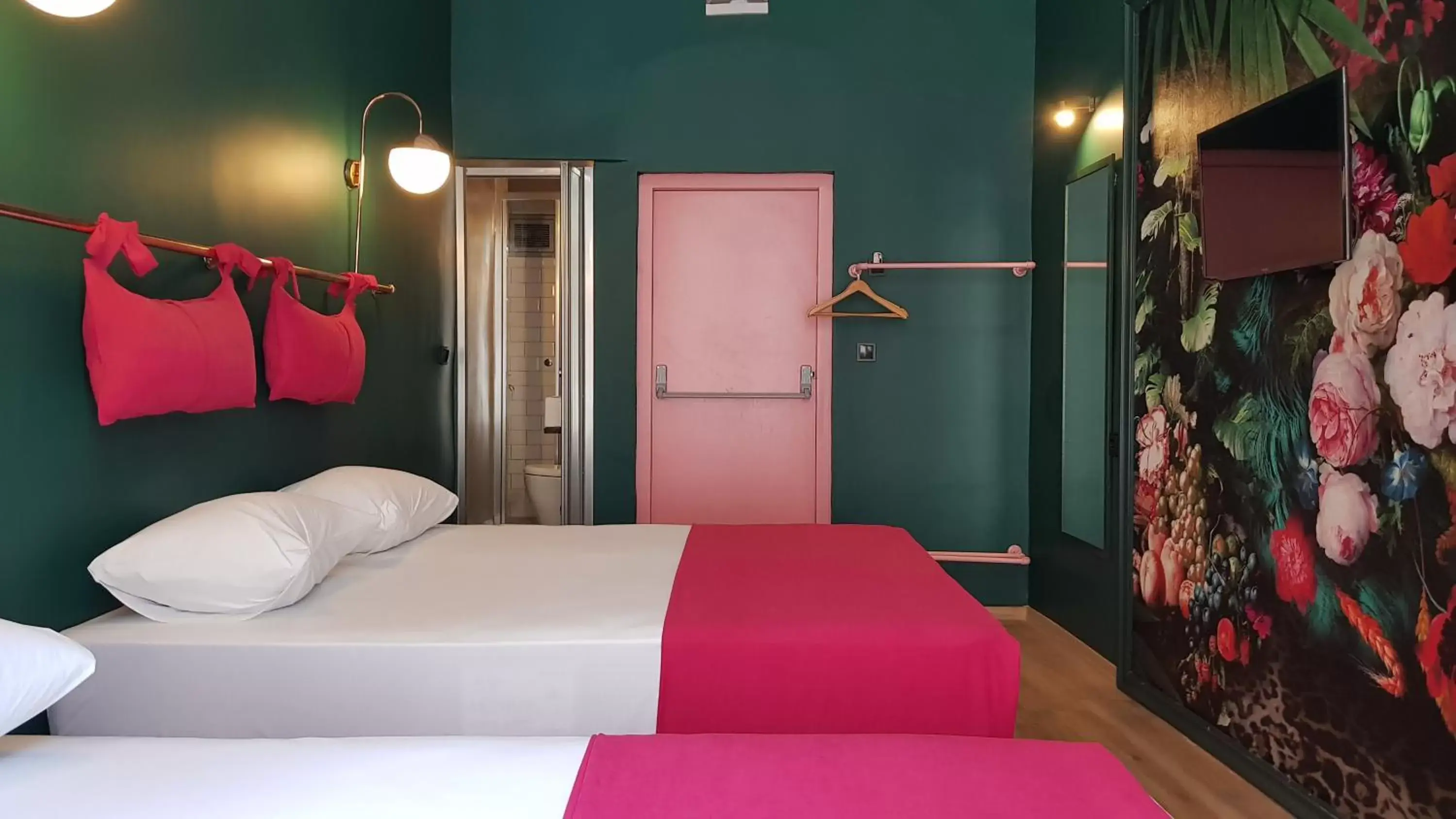 Bed in Casa Rosa Suites Bed in Casa Rosa Suites