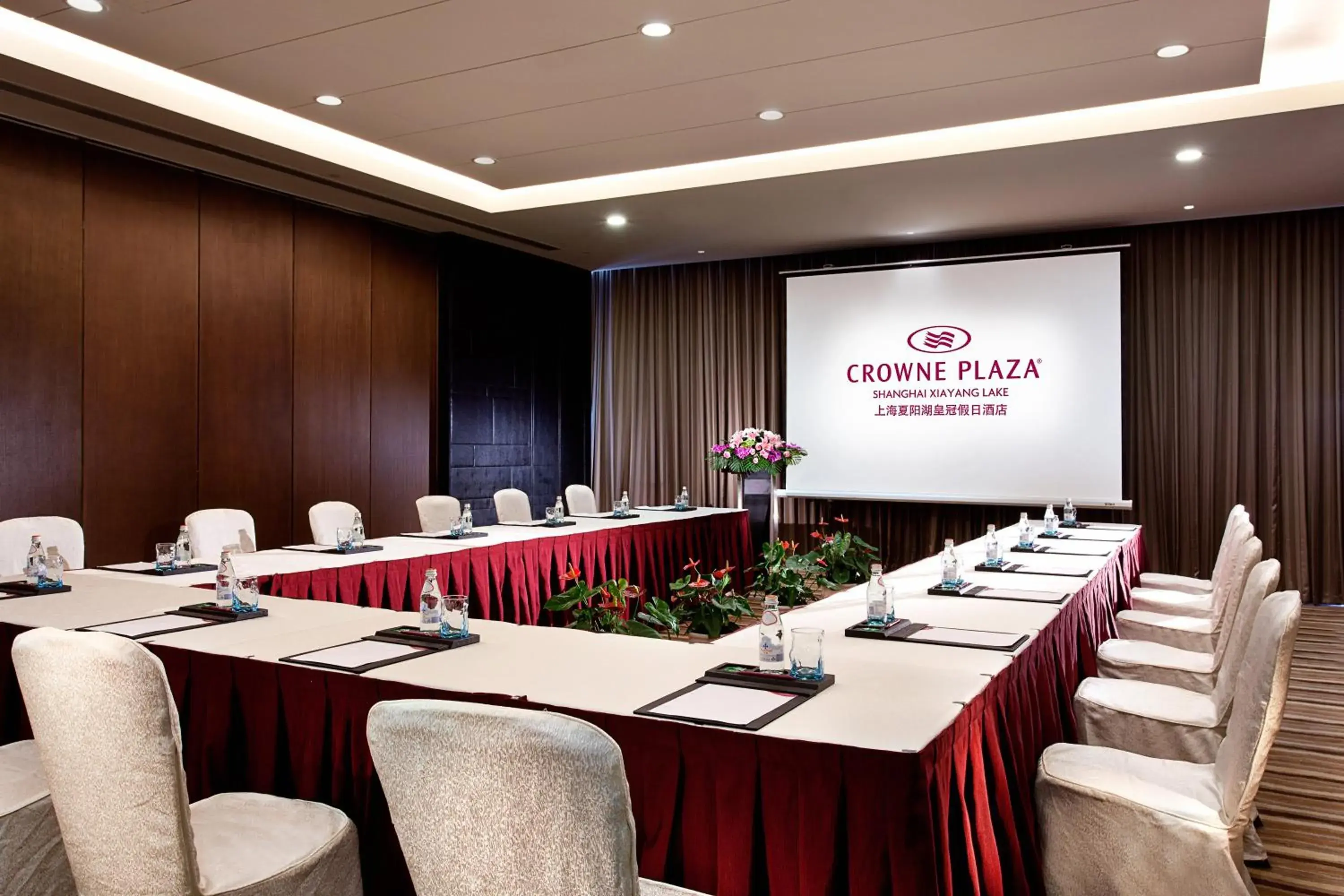 Meeting/conference room, Business Area/Conference Room in Crowne Plaza Shanghai Xiayang Lake, an IHG Hotel