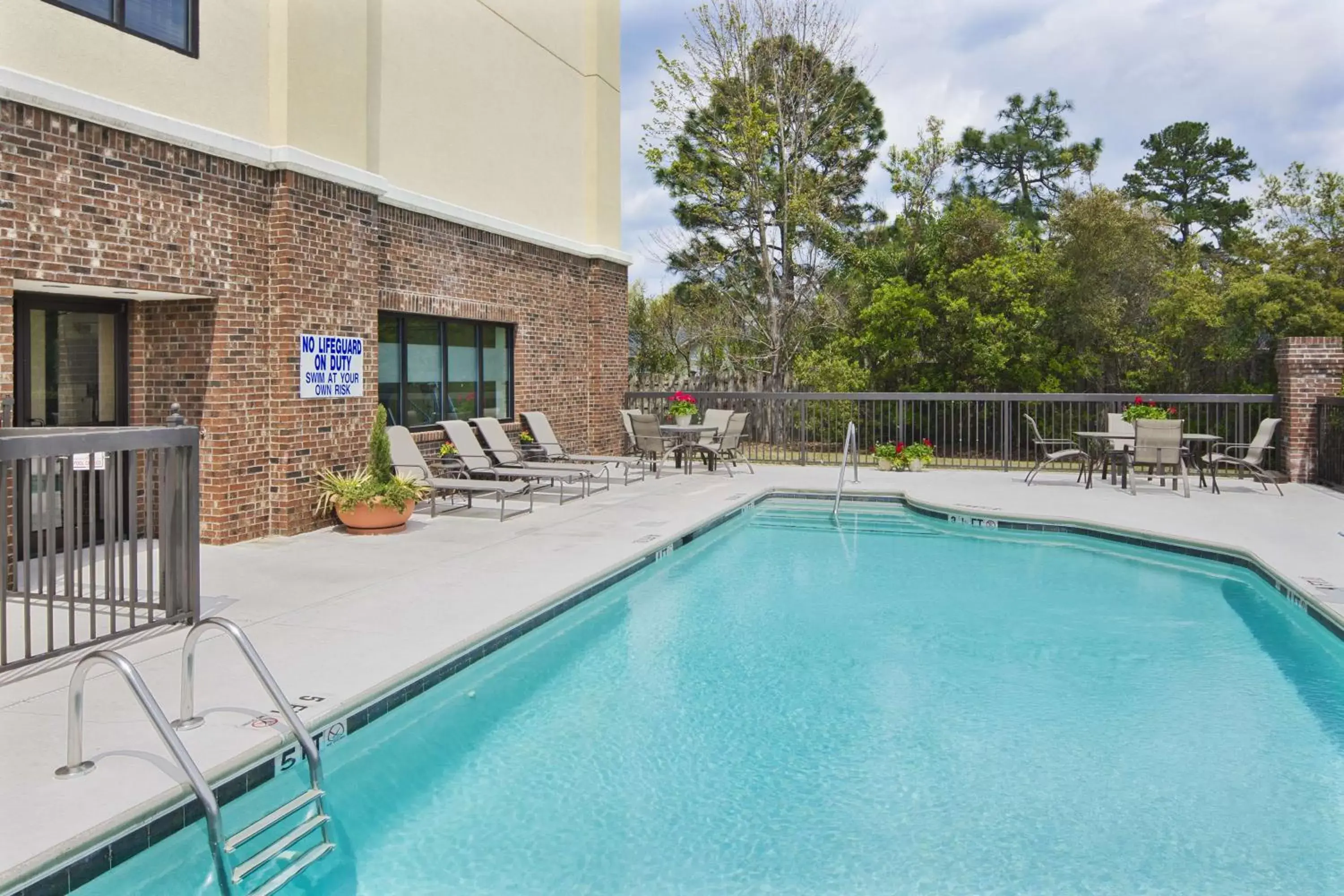 Swimming Pool in Hampton Inn Columbia I-20-Clemson Road