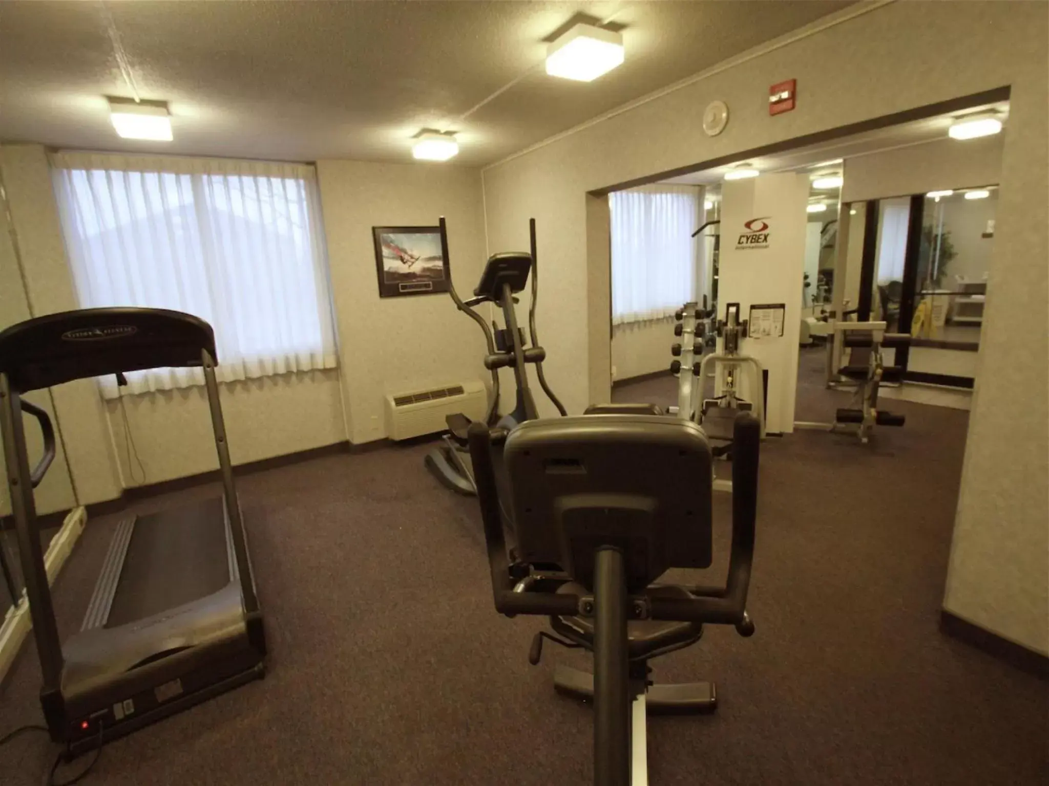 Fitness centre/facilities, Fitness Center/Facilities in Fireside Inn & Suites Portland