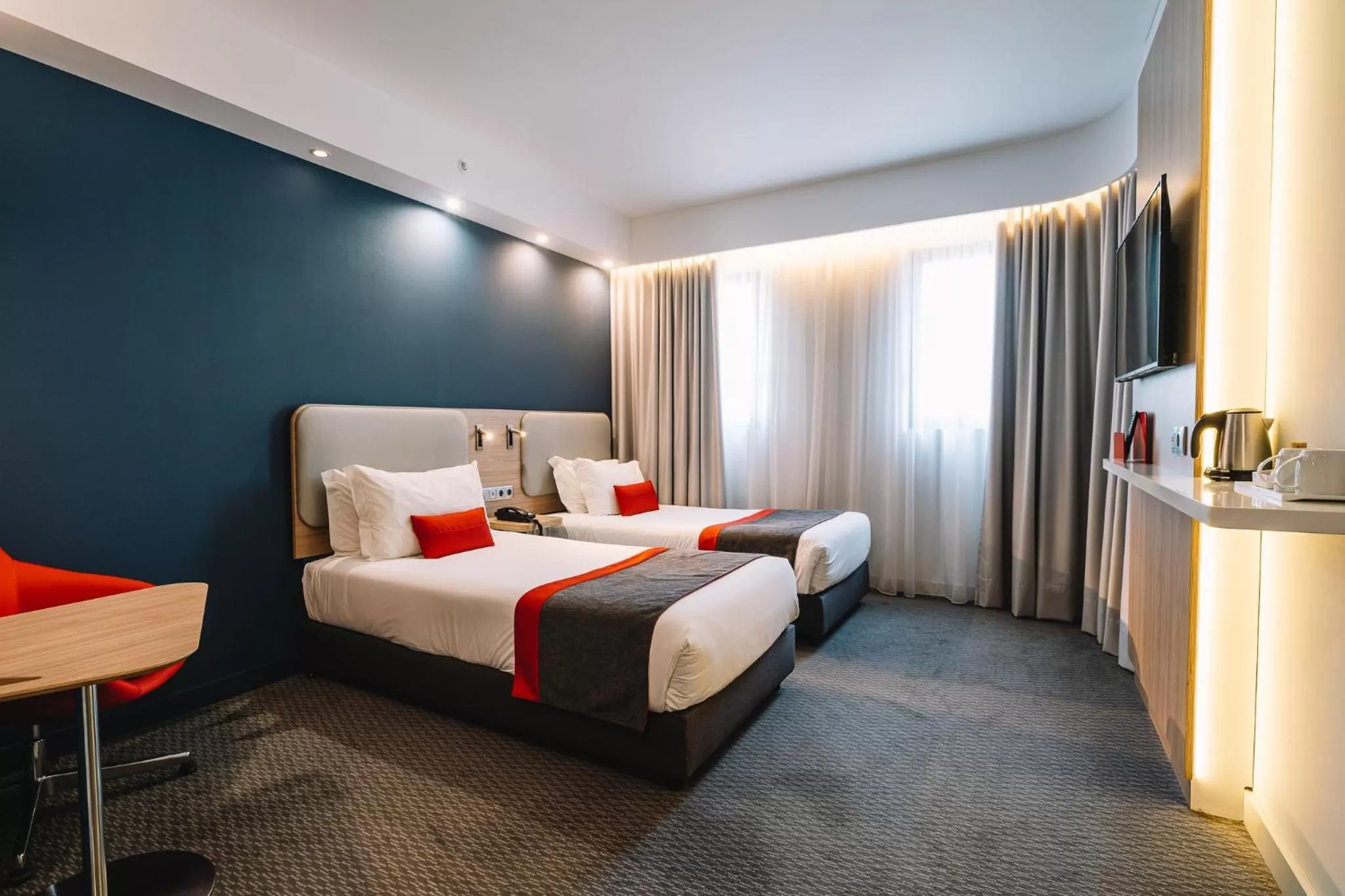 Twin Room - Non-Smoking in Holiday Inn Express Porto City Centre, an IHG Hotel