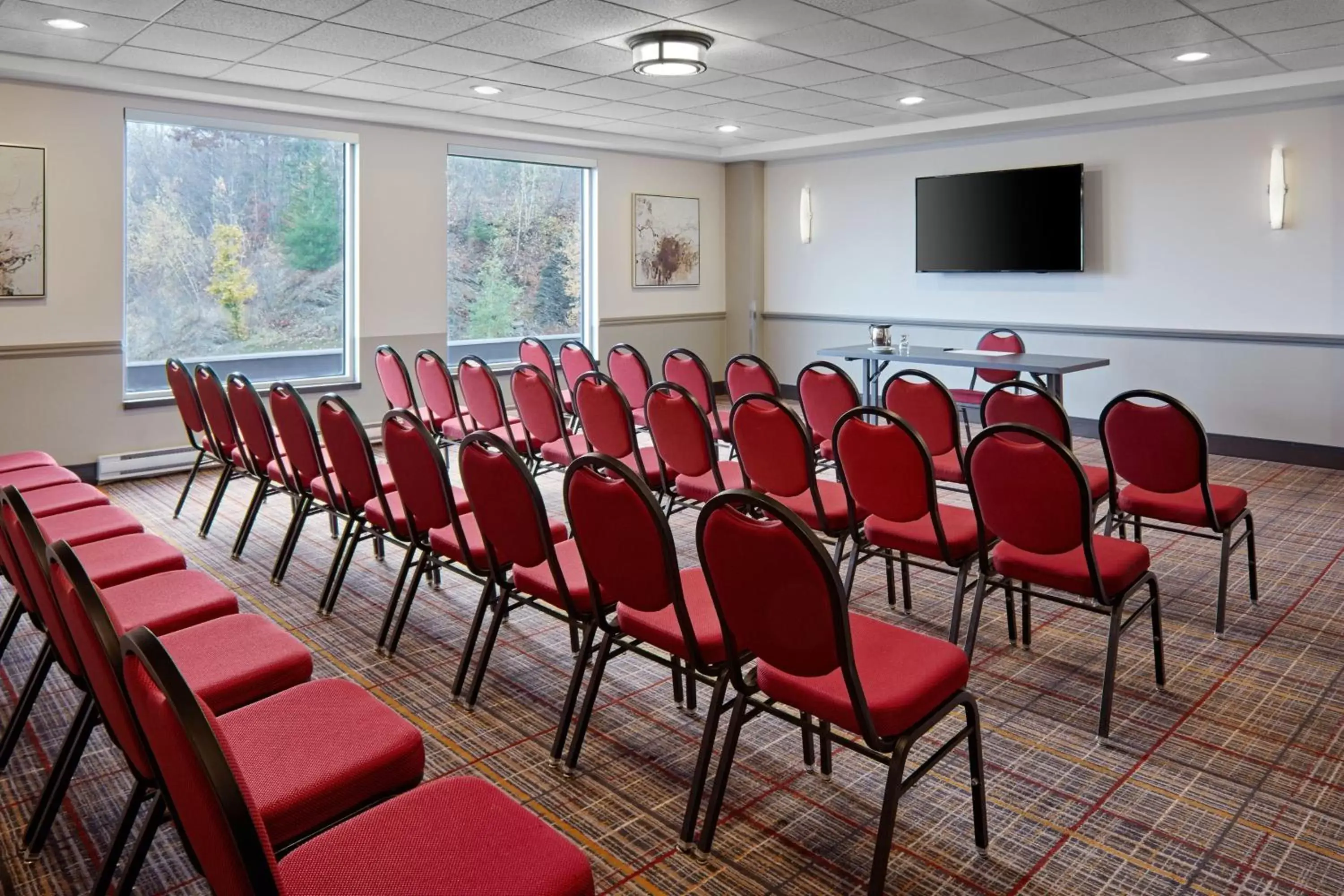 Meeting/conference room in Delta Hotels by Marriott Sherbrooke Conference Centre