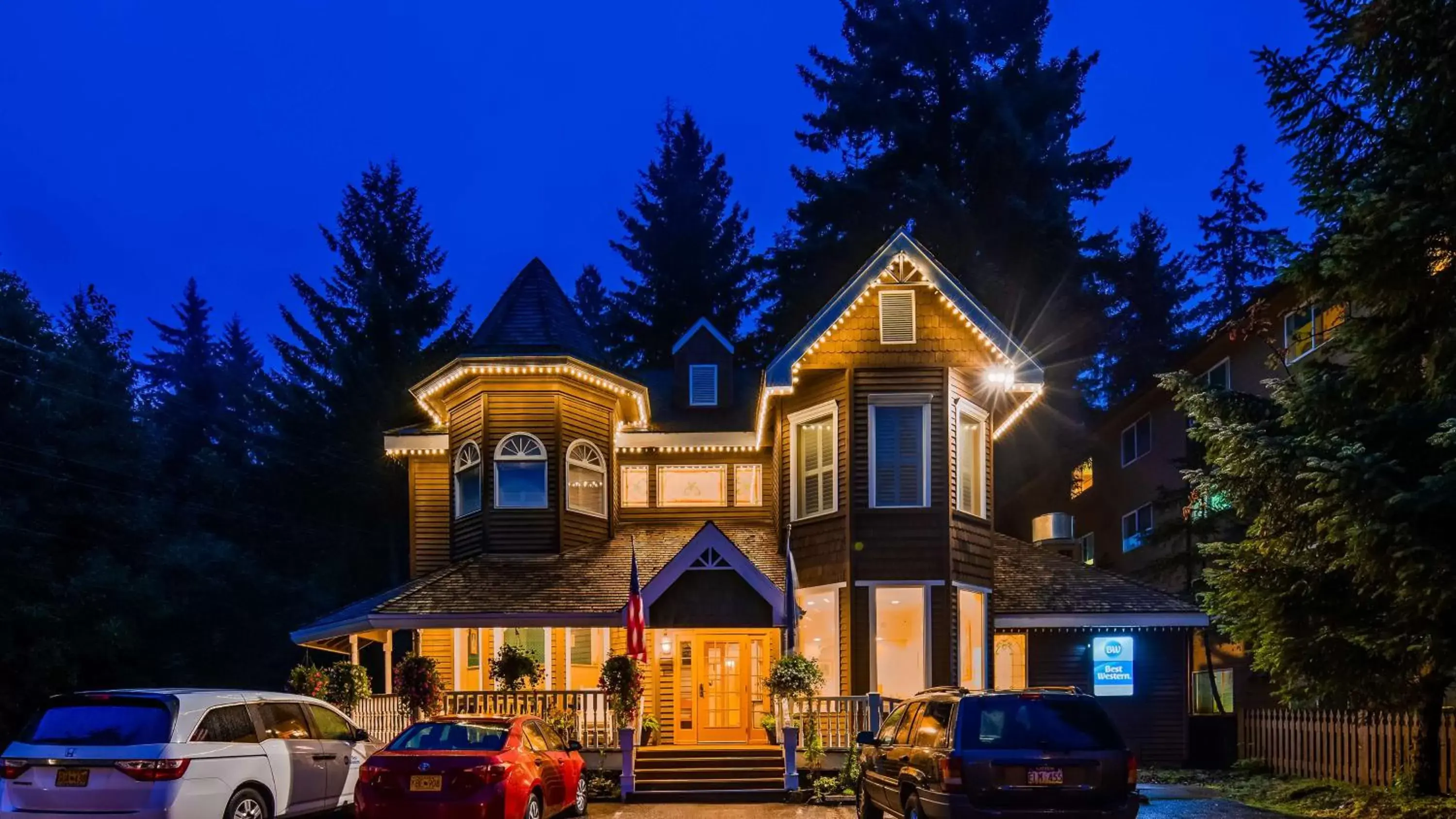 Property Building in Best Western Grandma's Feather Bed