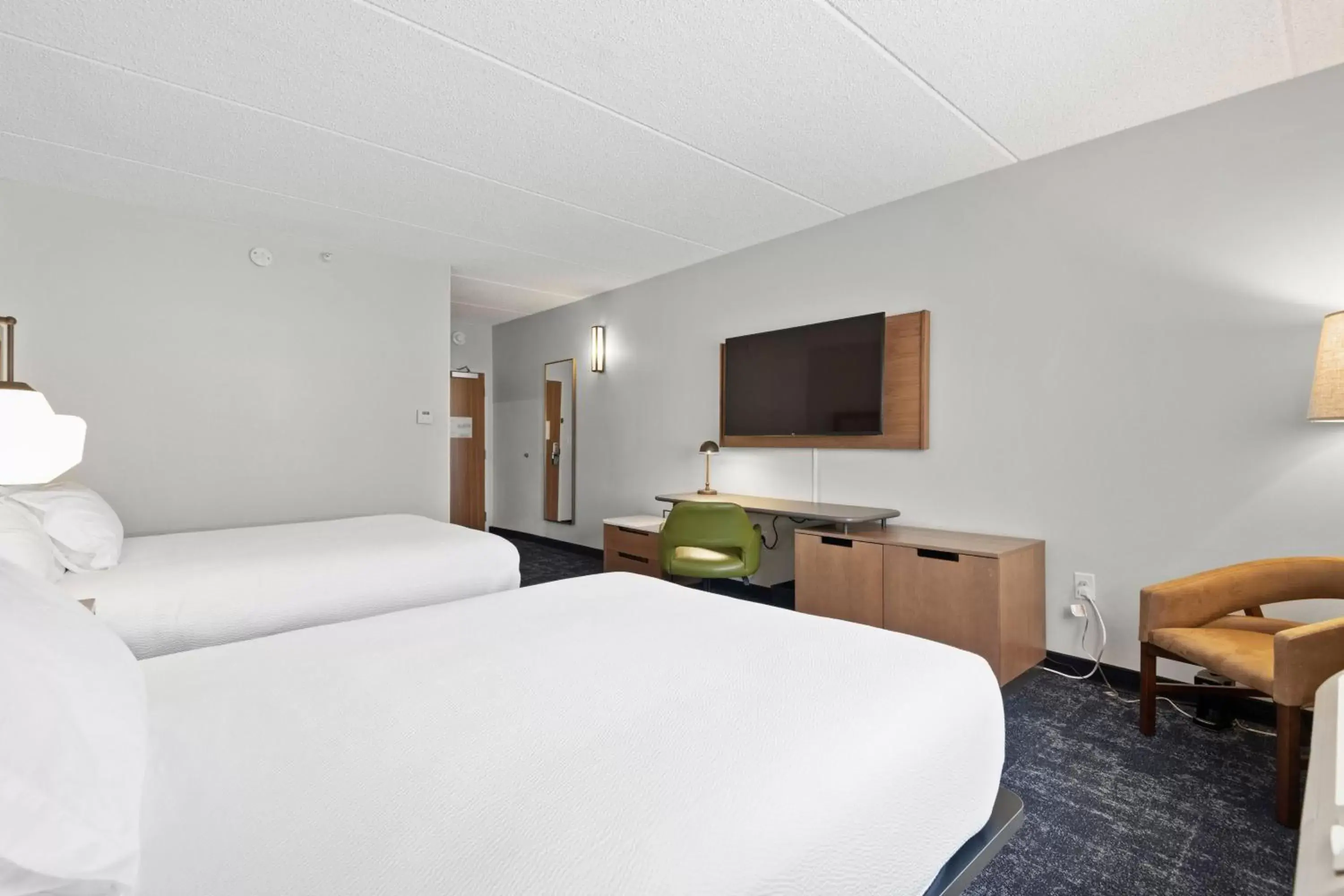 Photo of the whole room, Bed in Fairfield Inn & Suites by Marriott Hickory