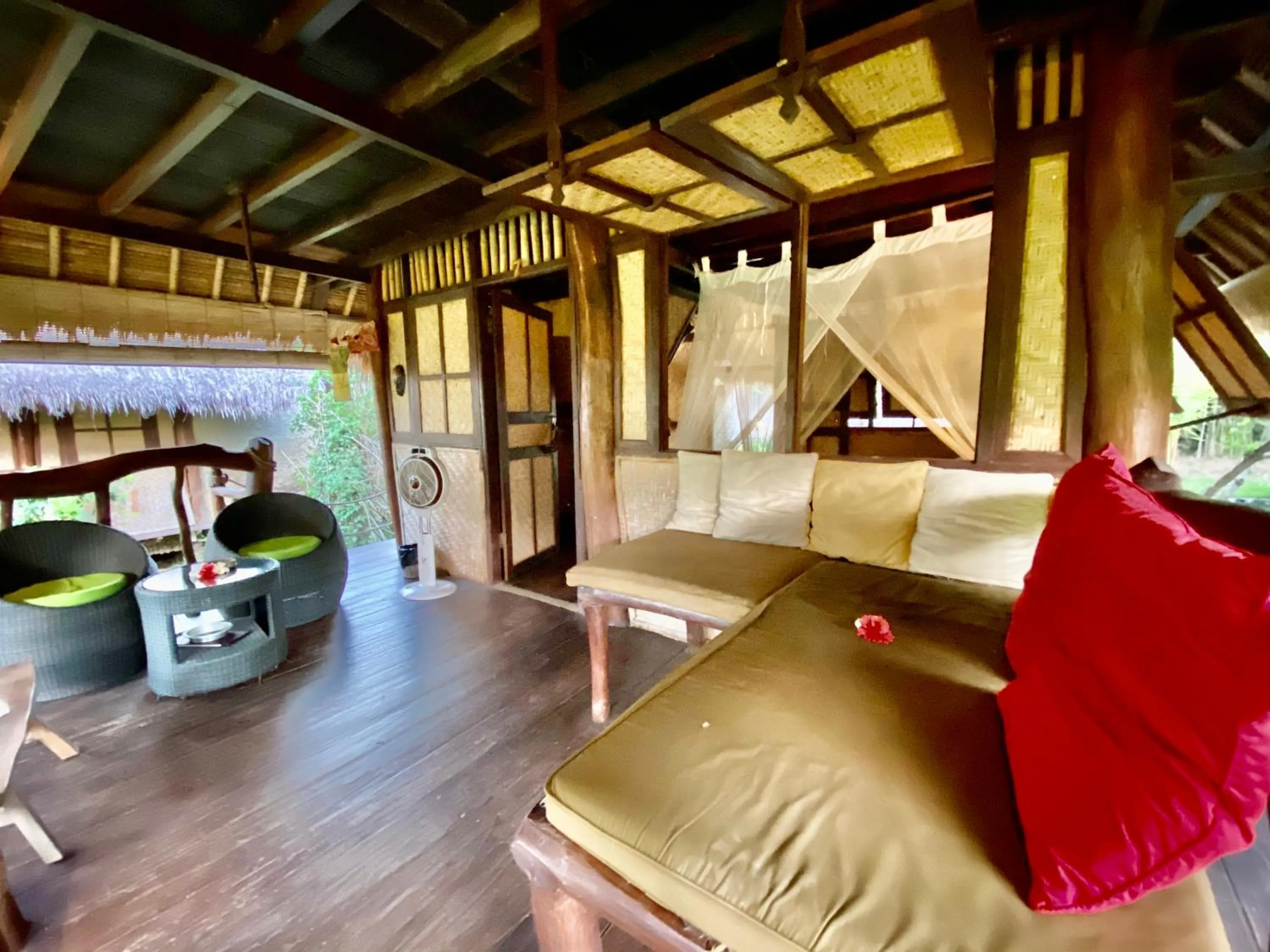 Flower Bud Bungalow Balangan