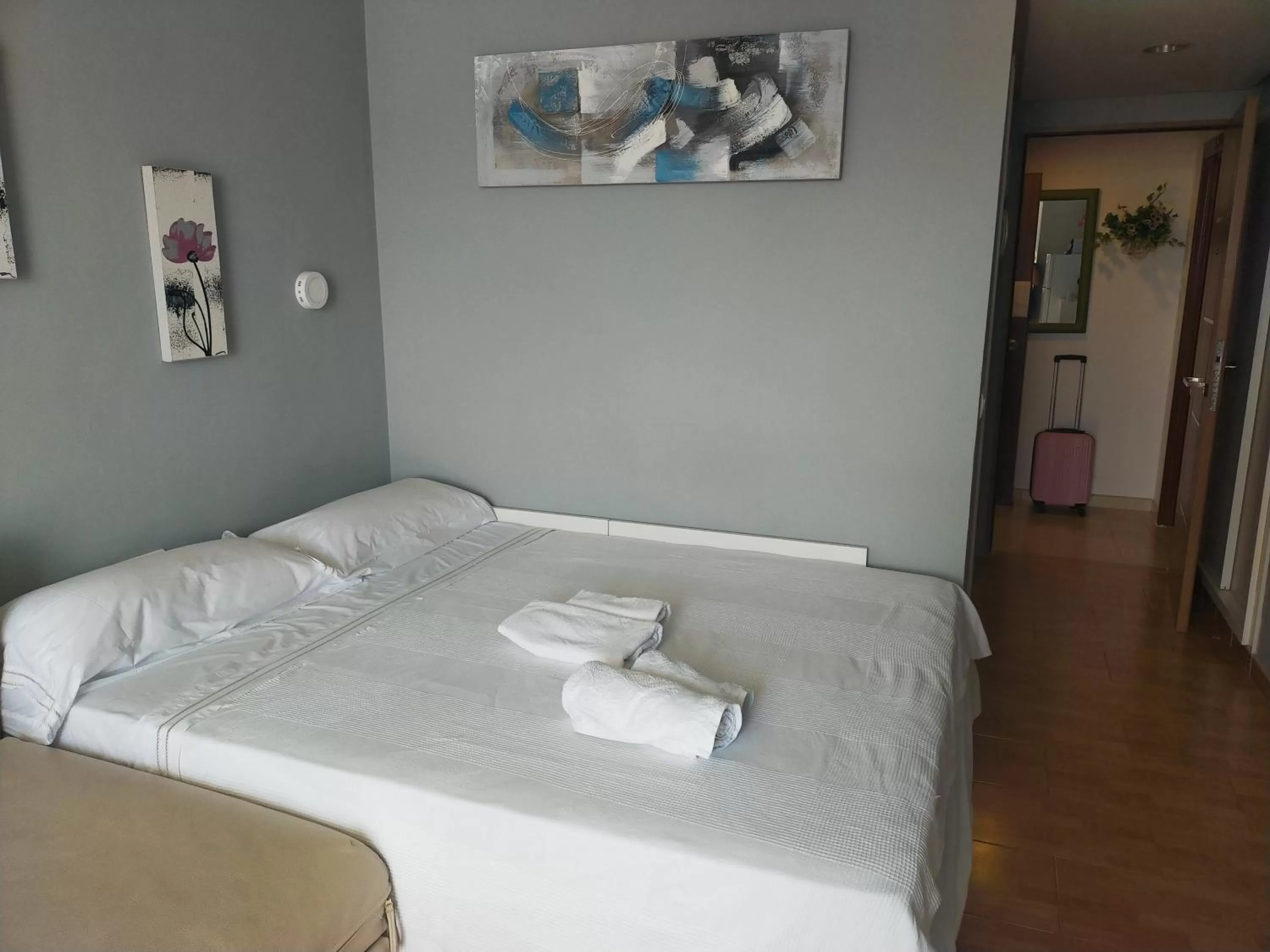 Bed in Benalmadena ,apartamento-Estudio primera Línea de Playa