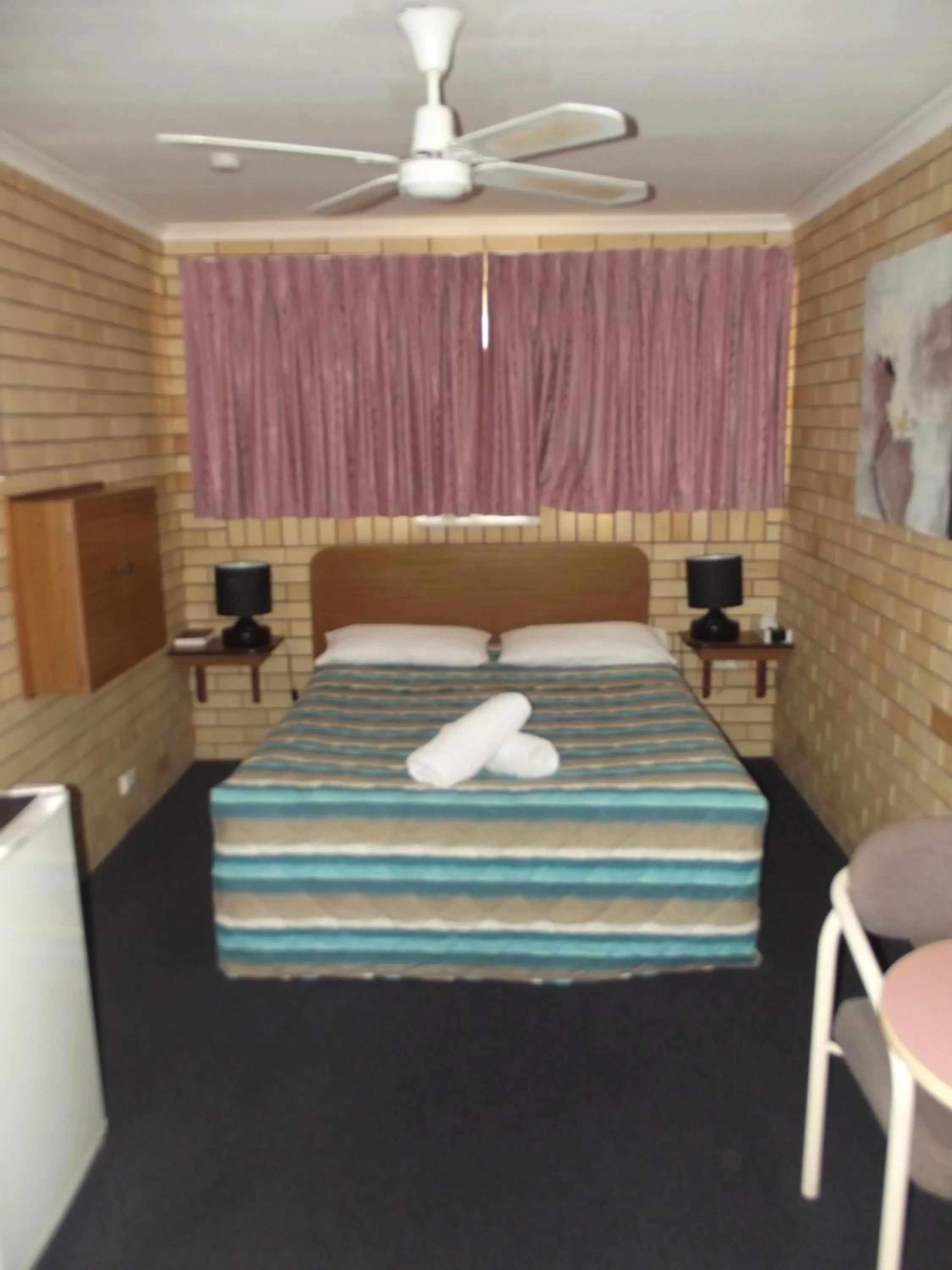 Bed in Bridge Street Motor Inn