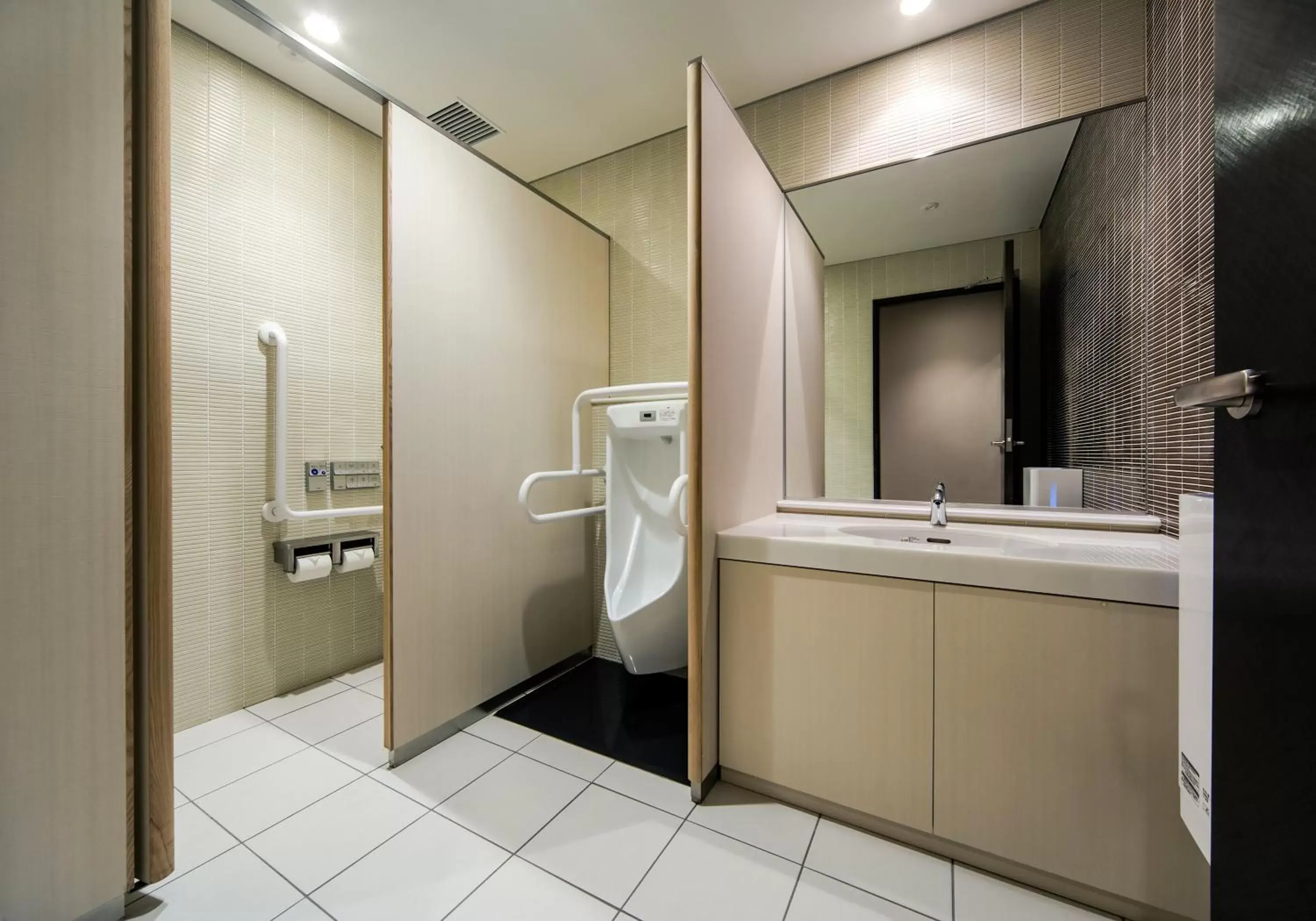 Toilet, Bathroom in Daiwa Roynet Hotel Chiba Ekimae