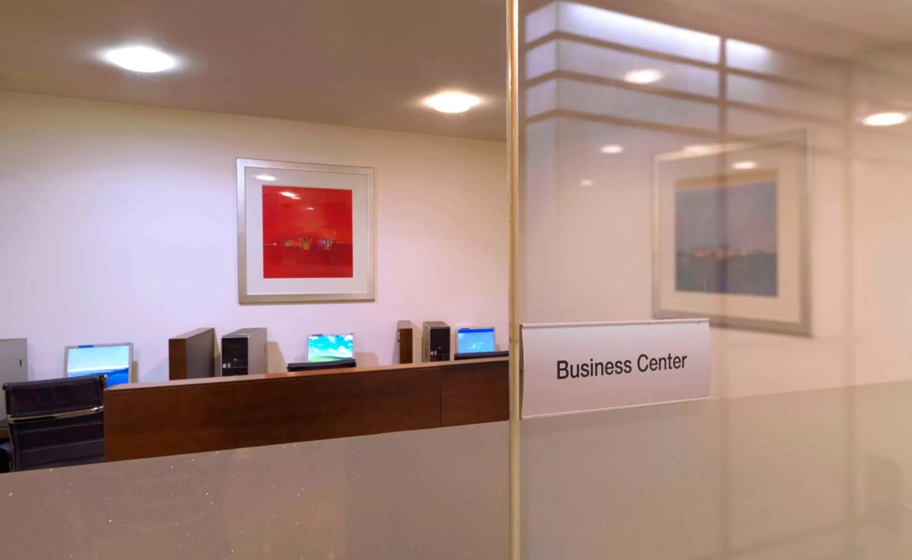 Business facilities in Radisson Blu Hotel, Riyadh