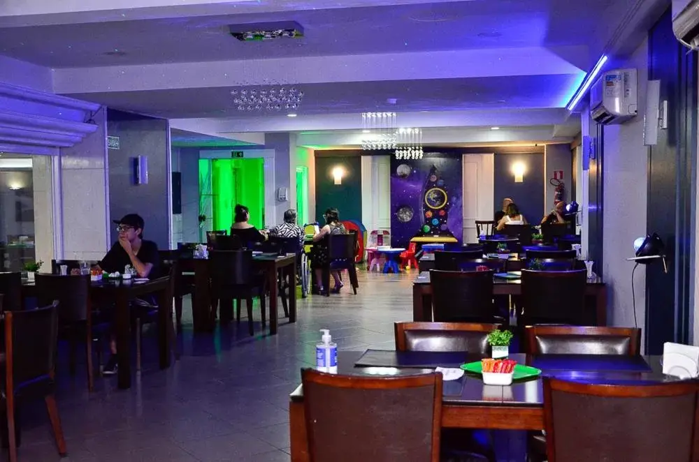 Restaurant/Places to Eat in Embaixador Hotel e Centro de Eventos