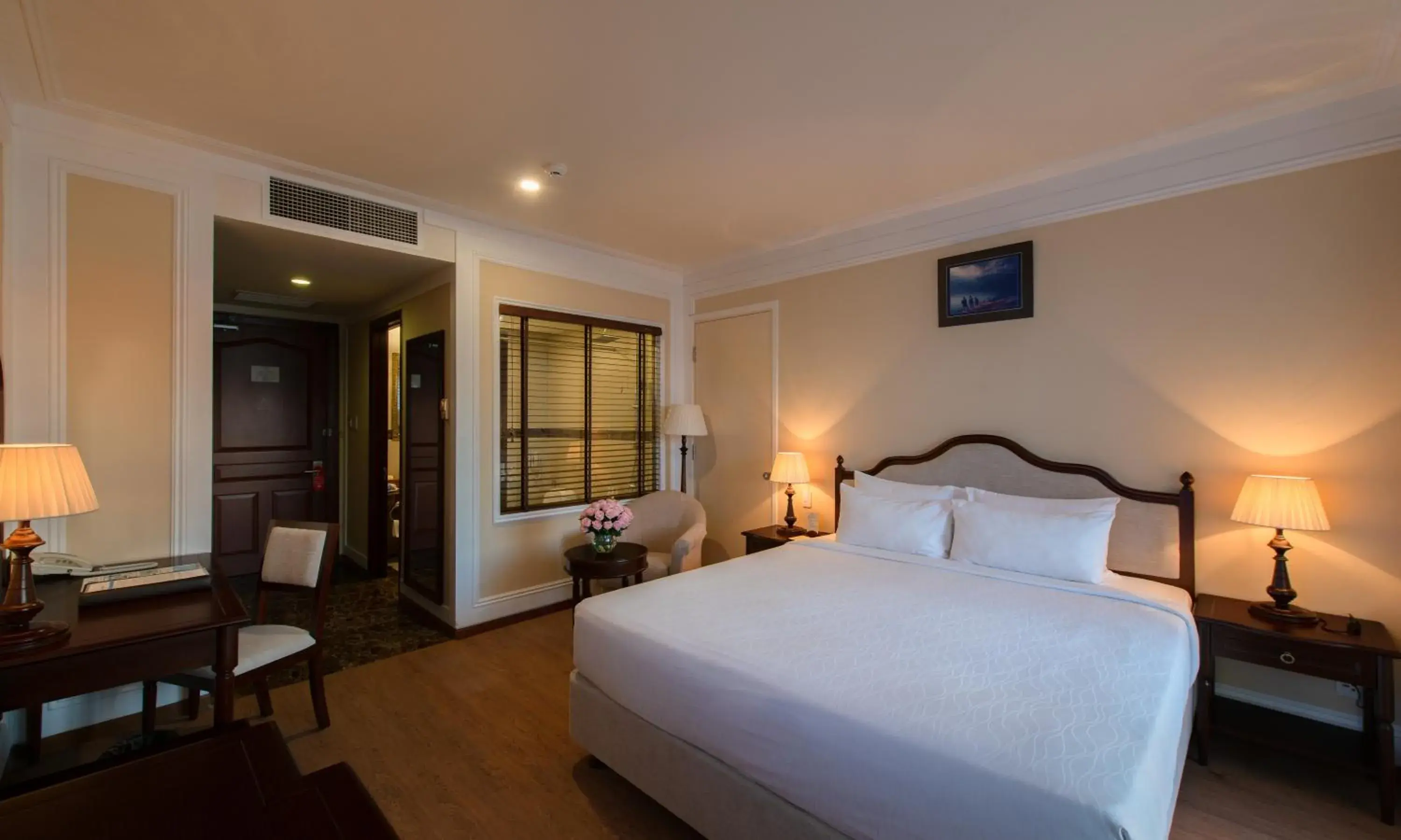 Shower, Bed in Sunrise Nha Trang Beach Hotel & Spa