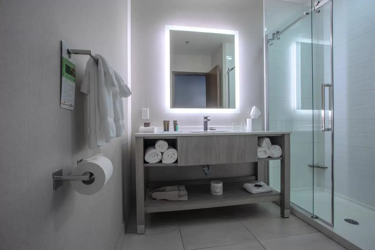 Bathroom in Wingate by Wyndham Dieppe Moncton Bathroom in Wingate by Wyndham Dieppe Moncton