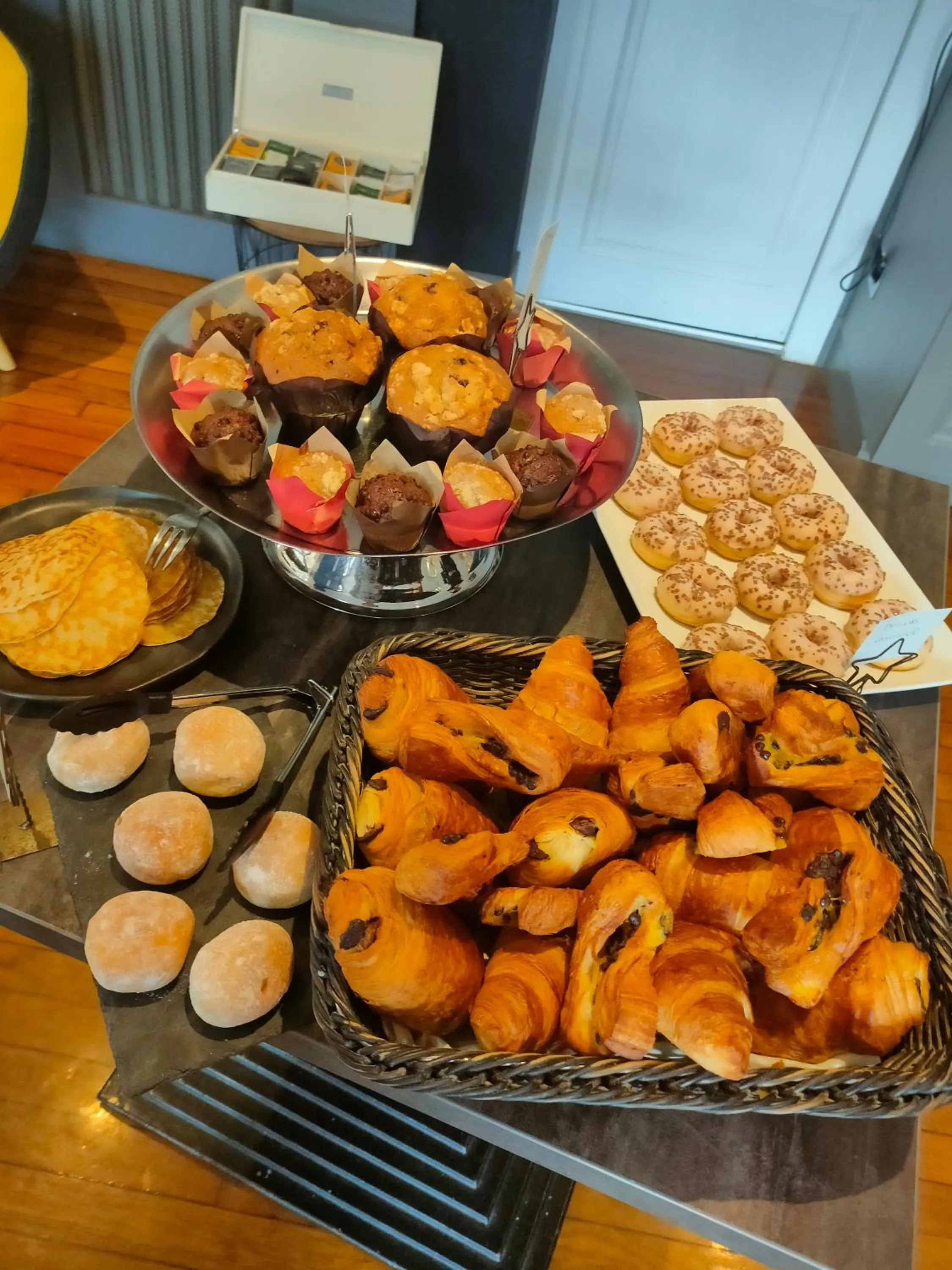 Breakfast in Hôtel Spa & Restaurant Ô Pervenches