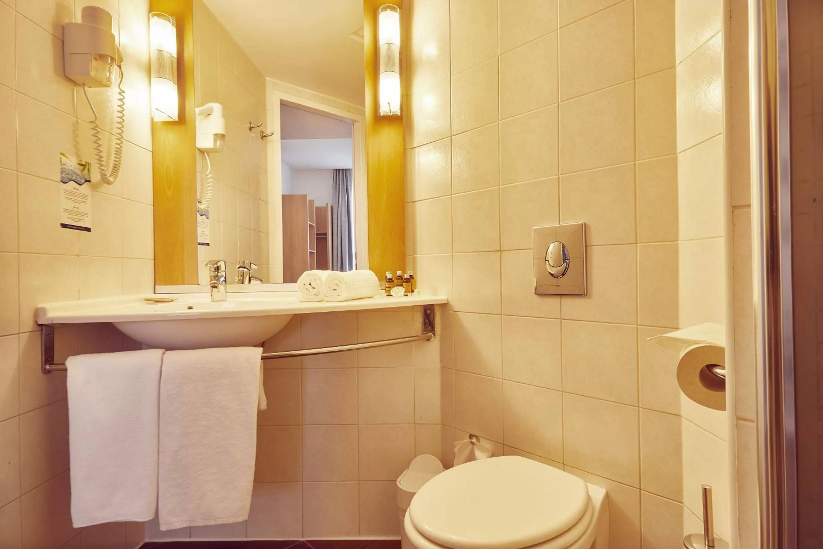 Bathroom in MyContinental Sibiu