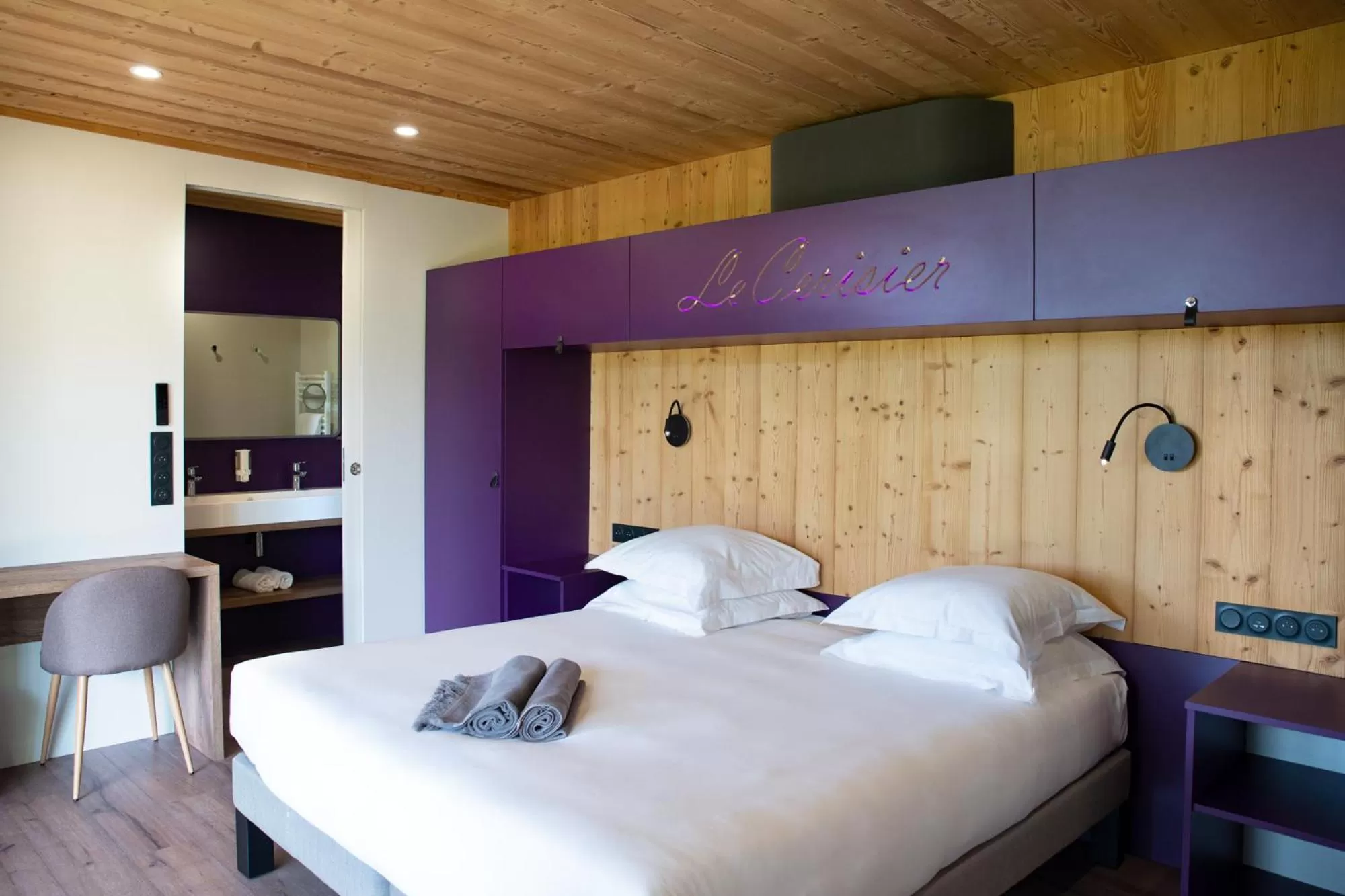 Bedroom, Bed in Manoir le Roure