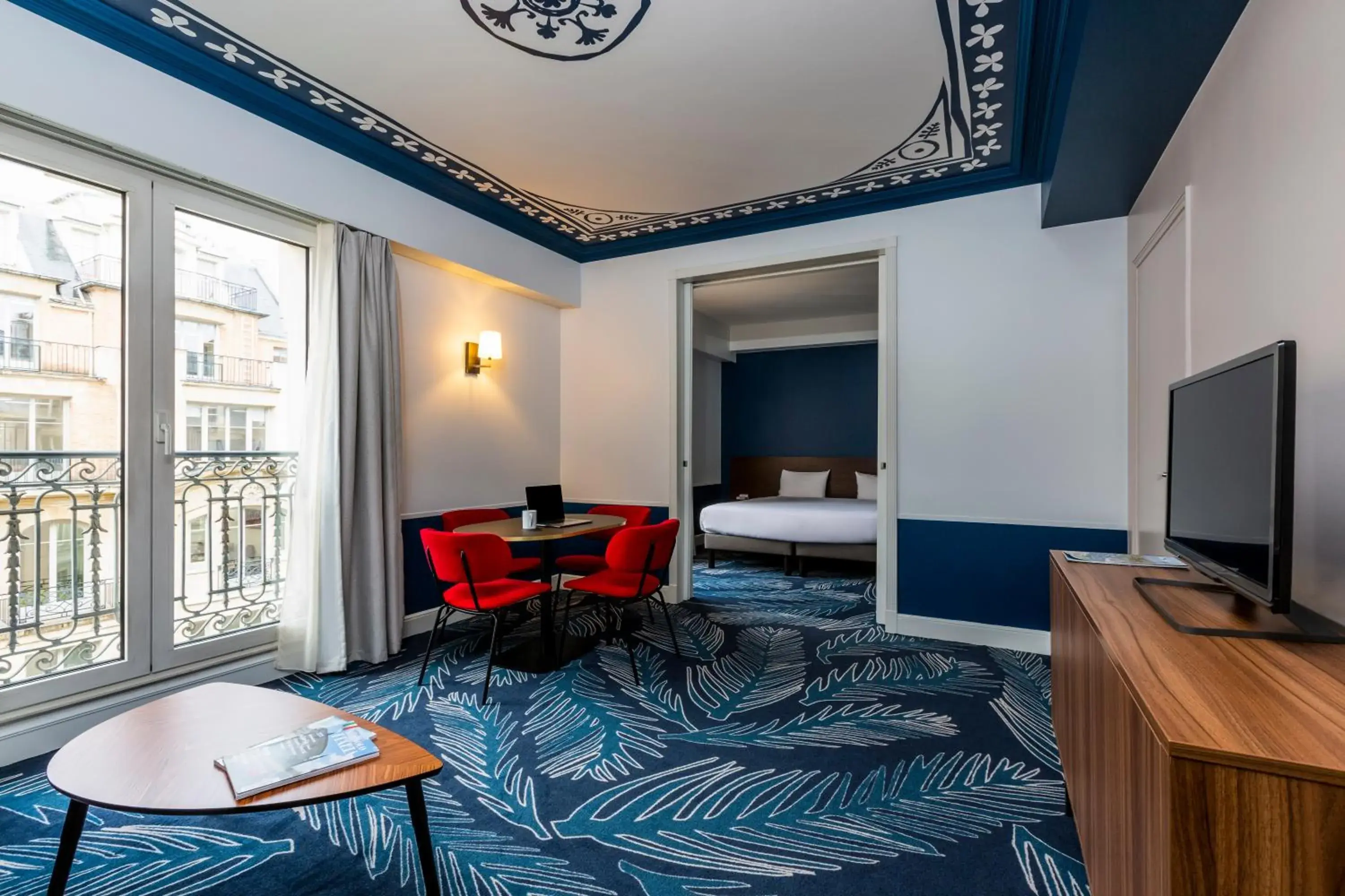 Bedroom, Seating Area in Aparthotel Adagio Paris Haussmann