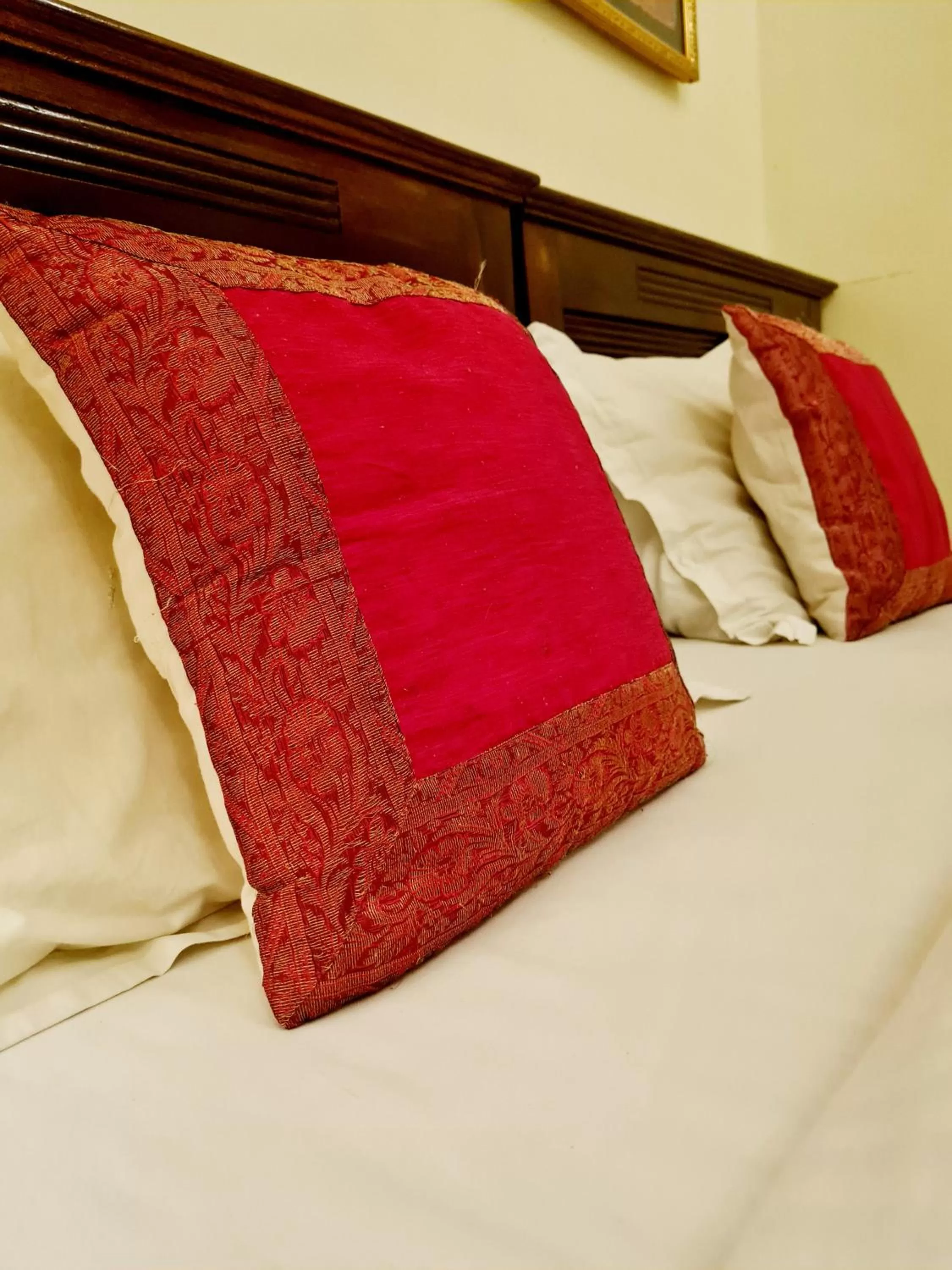 Bed in Hotel Shahi Garh
